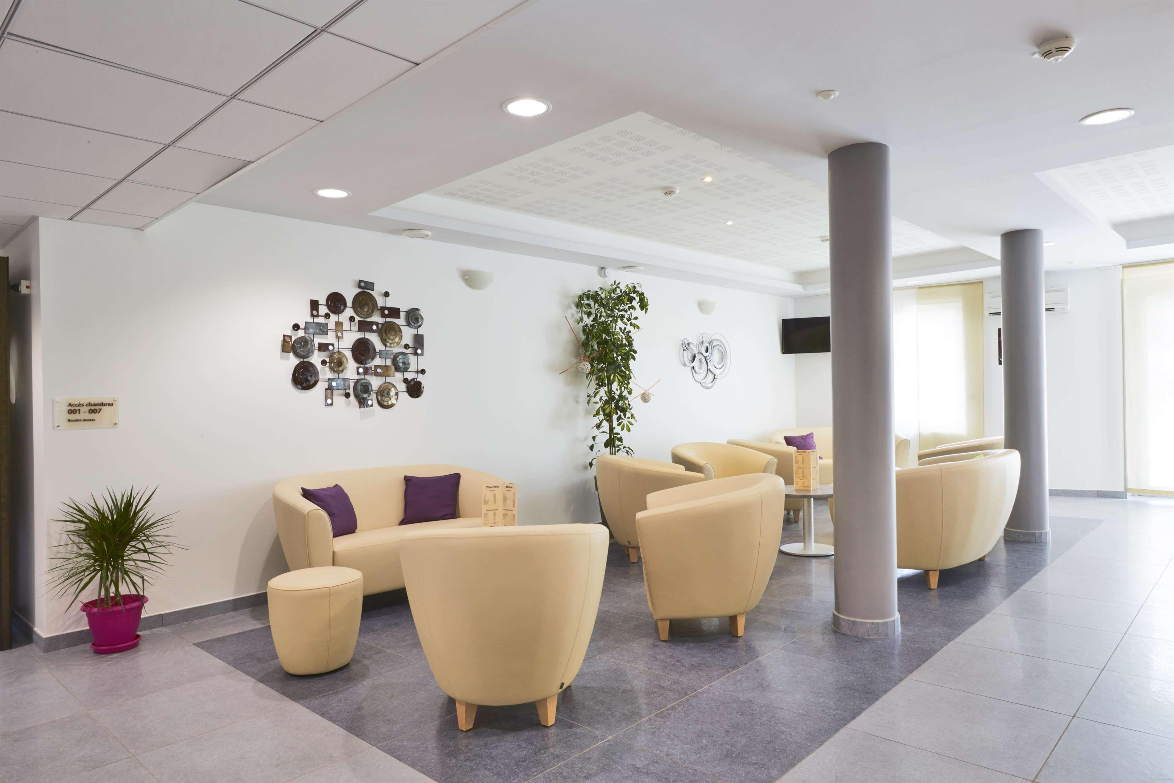 Bar/Salón Kyriad Saint Chely D'Apcher Aire de la Lozere