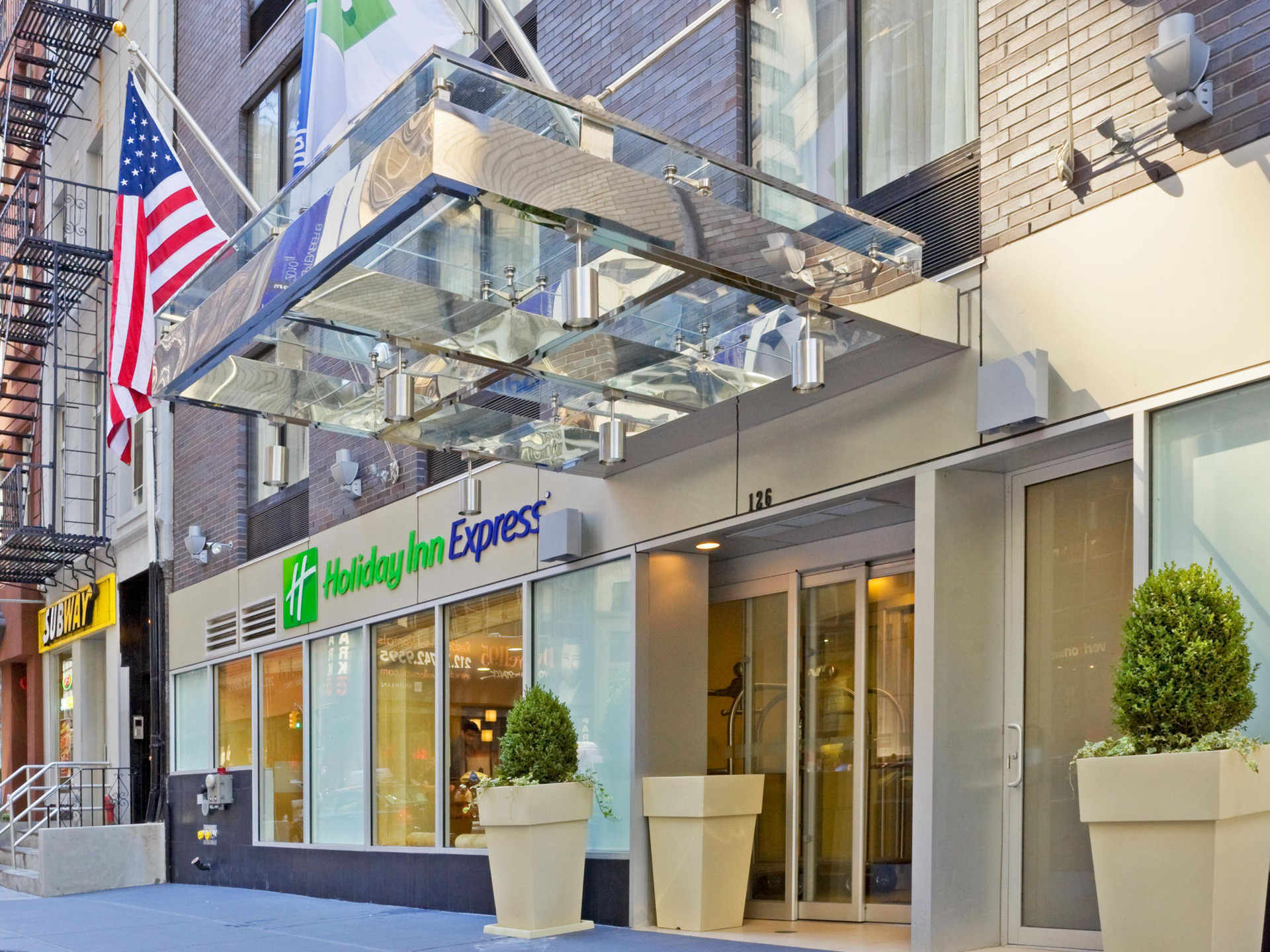 Vista Exterior Holiday Inn Express New York City- Wall Street