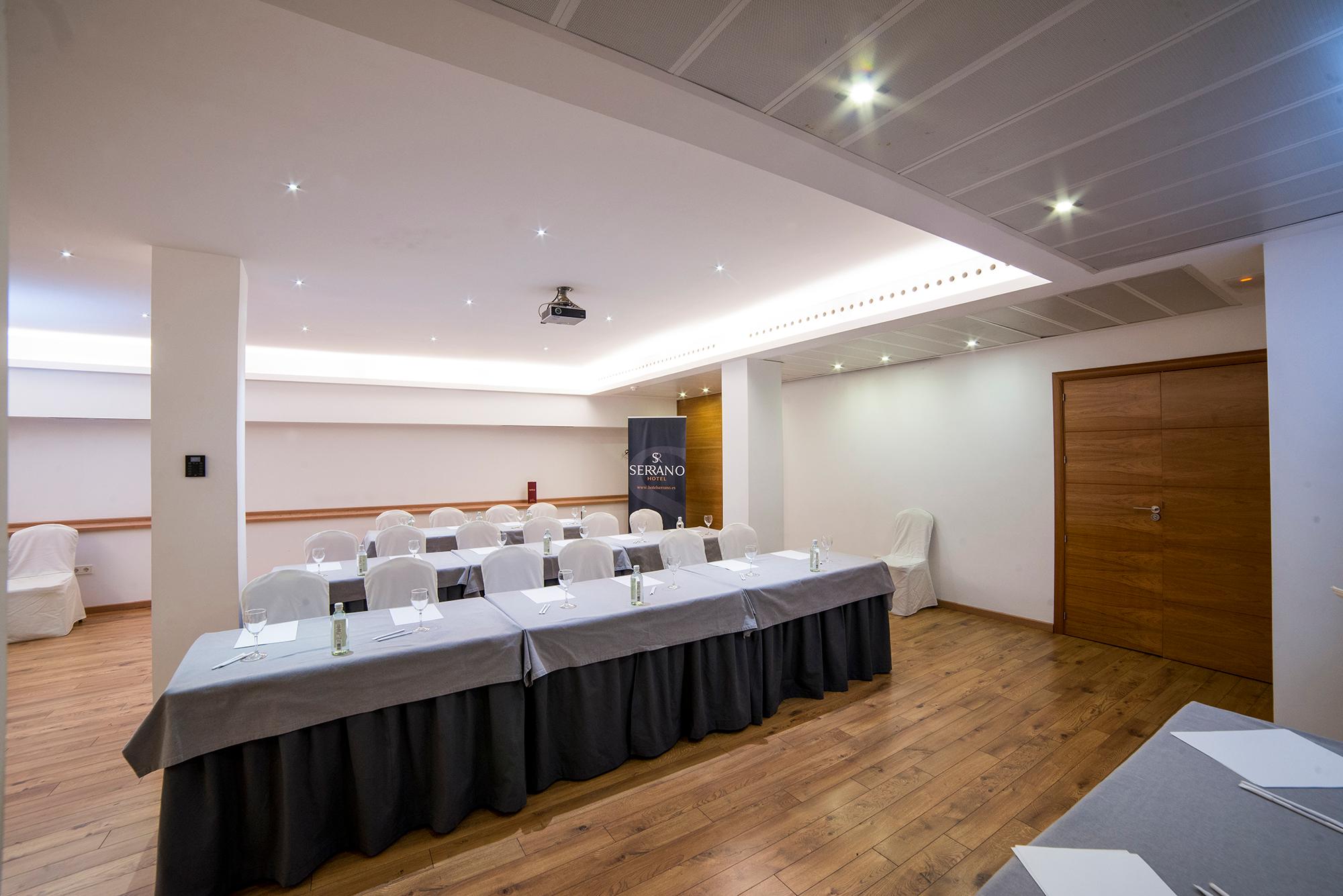 Sala de Reuniones Hotel Serrano