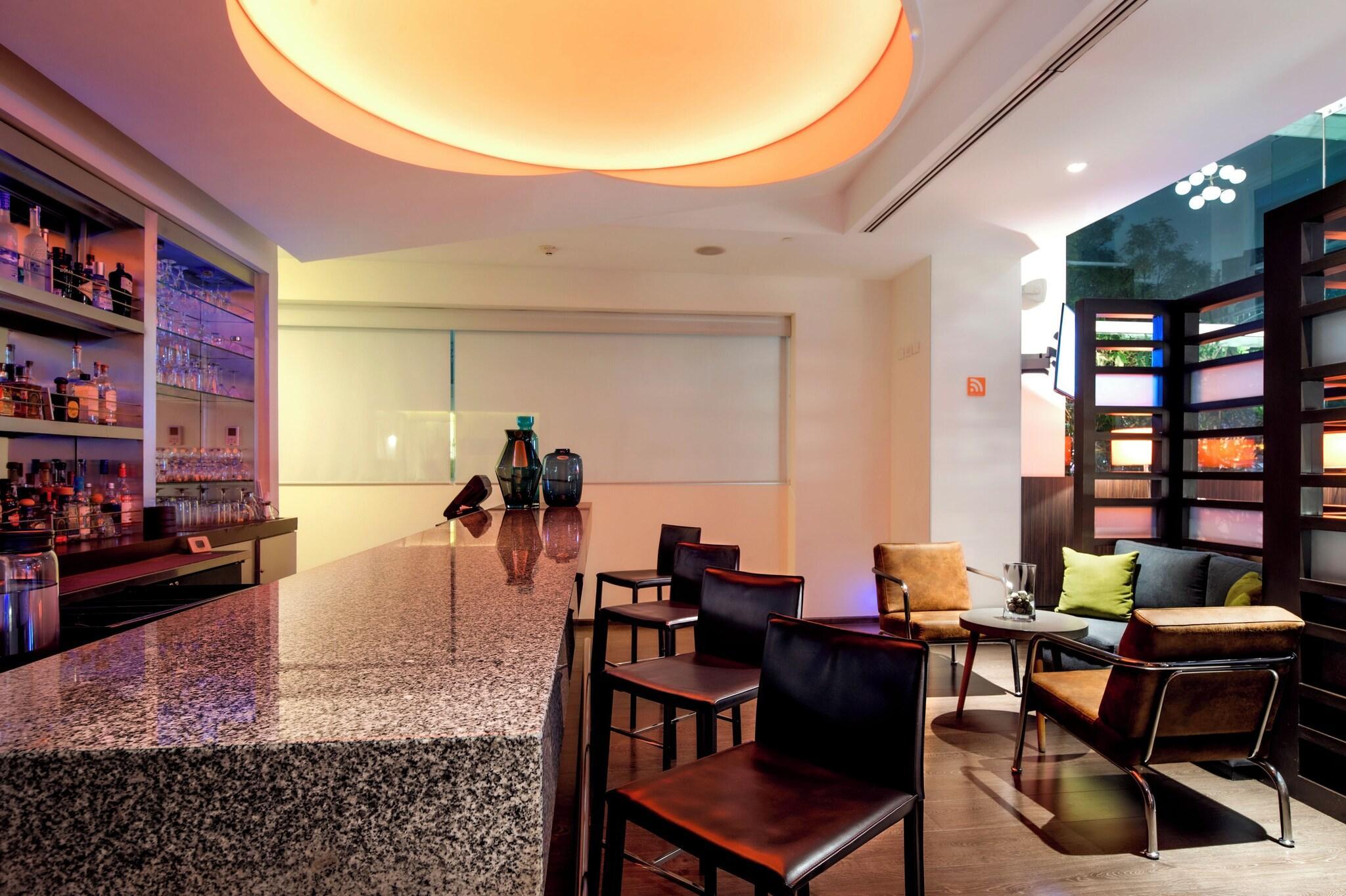 Bar/Salón Hotel Novit