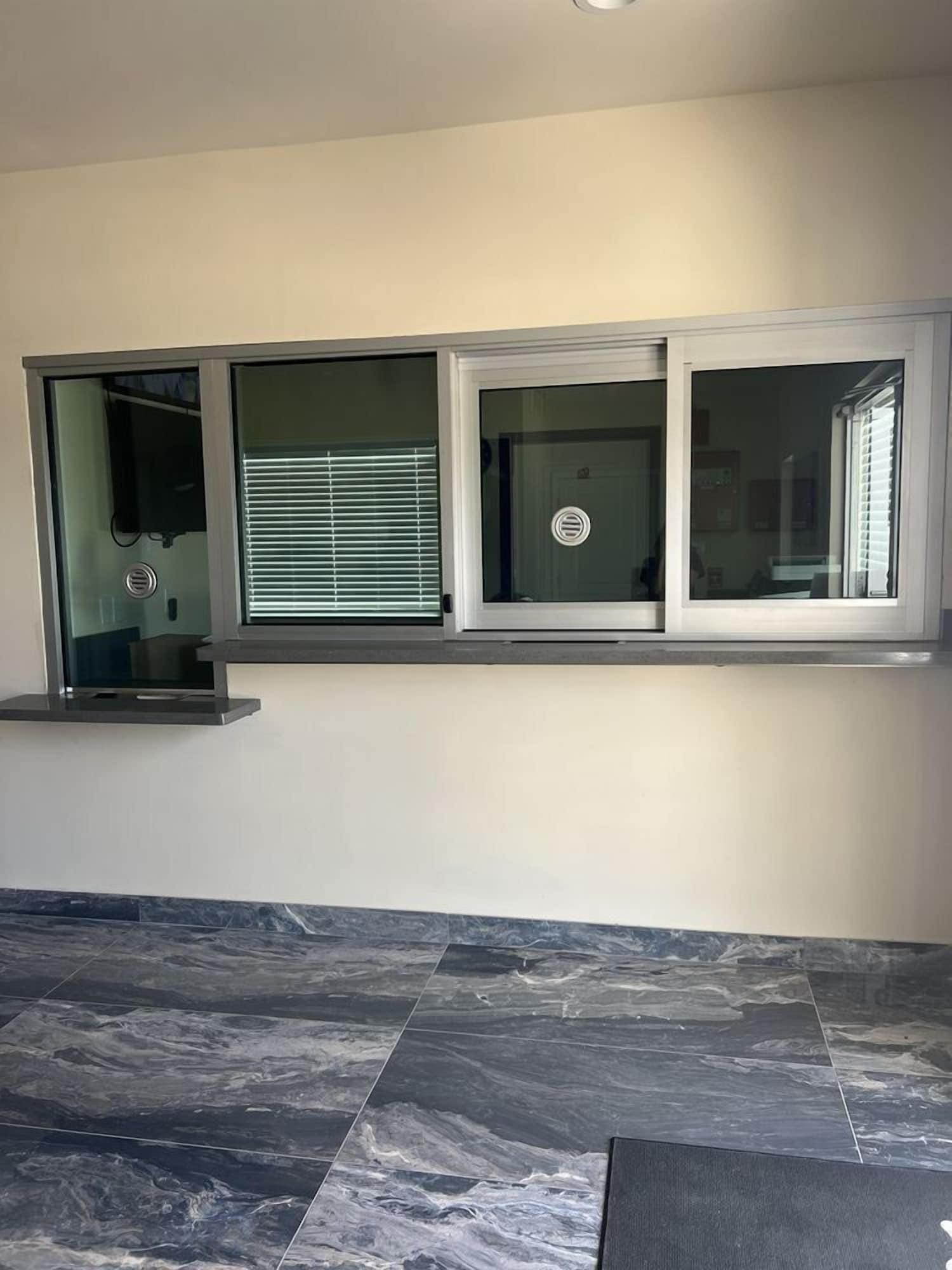 Vista Lobby Elite Inn & Suites