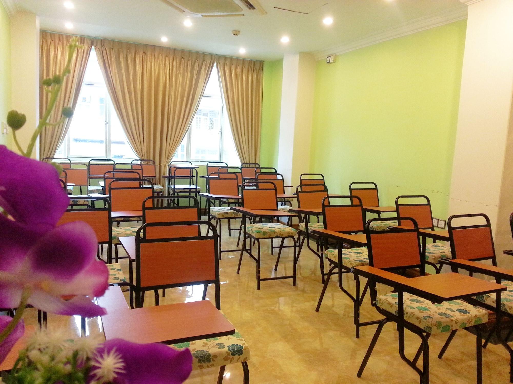 Sala de Reuniones Grand Laurel Hotel