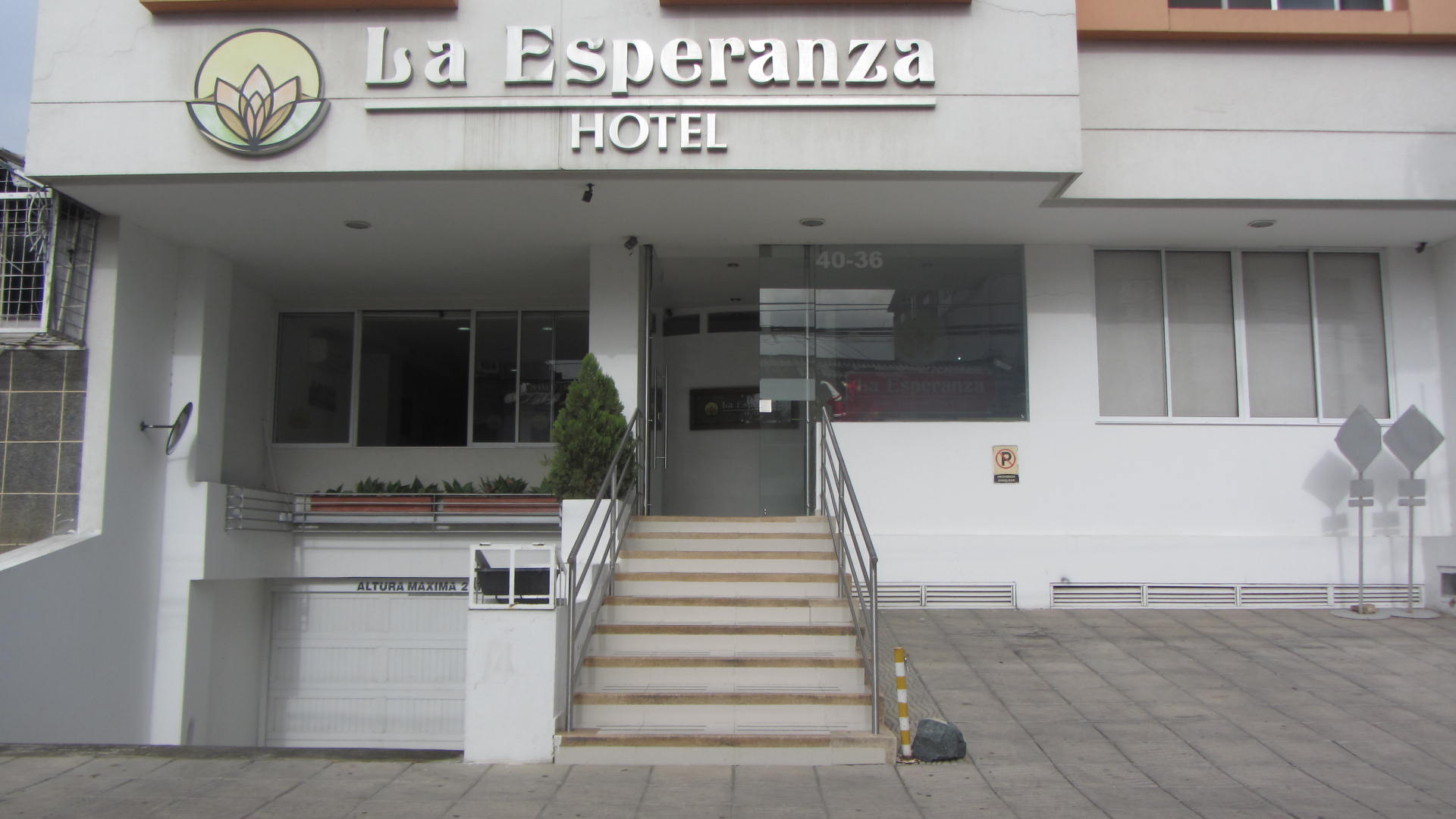 Vista Exterior Hotel La Esperanza