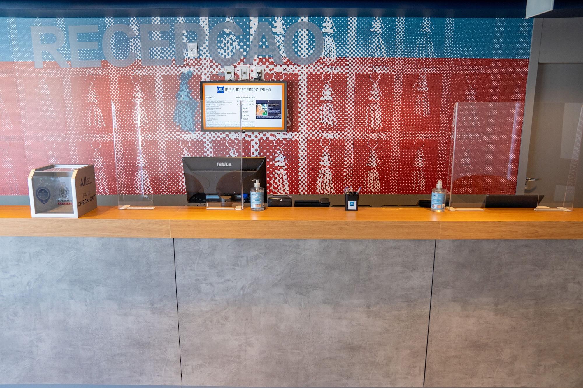 Vista Lobby Ibis Budget Farroupilha