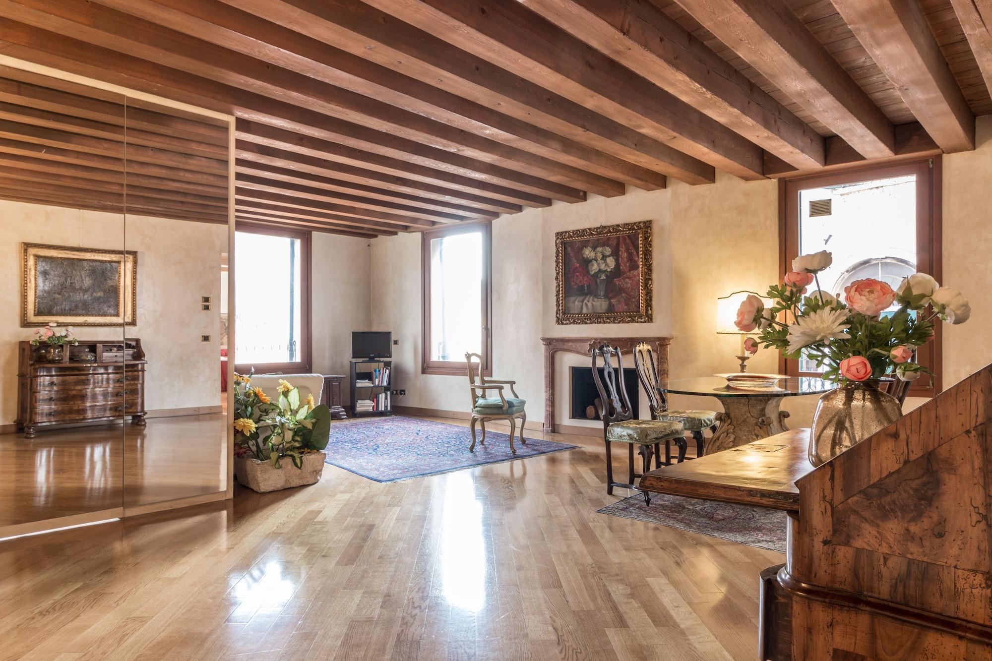 Varios La Fenice Theatre Exclusive Flat