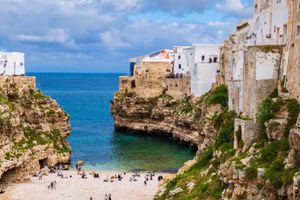 Actividad - Paseo en gozzo por las cuevas de Polignano a Mare