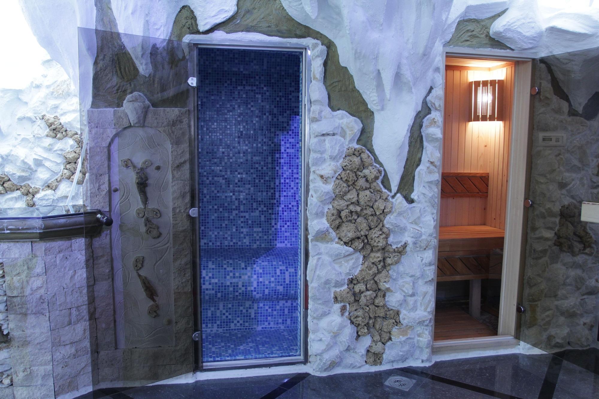 Spa Bali Colosseum Hotel