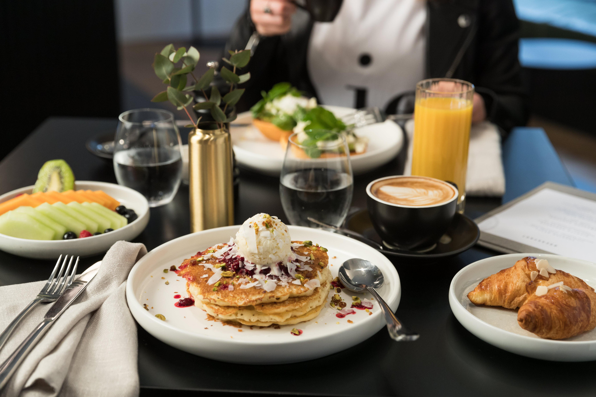 Restaurant The Victoria Hotel Melbourne