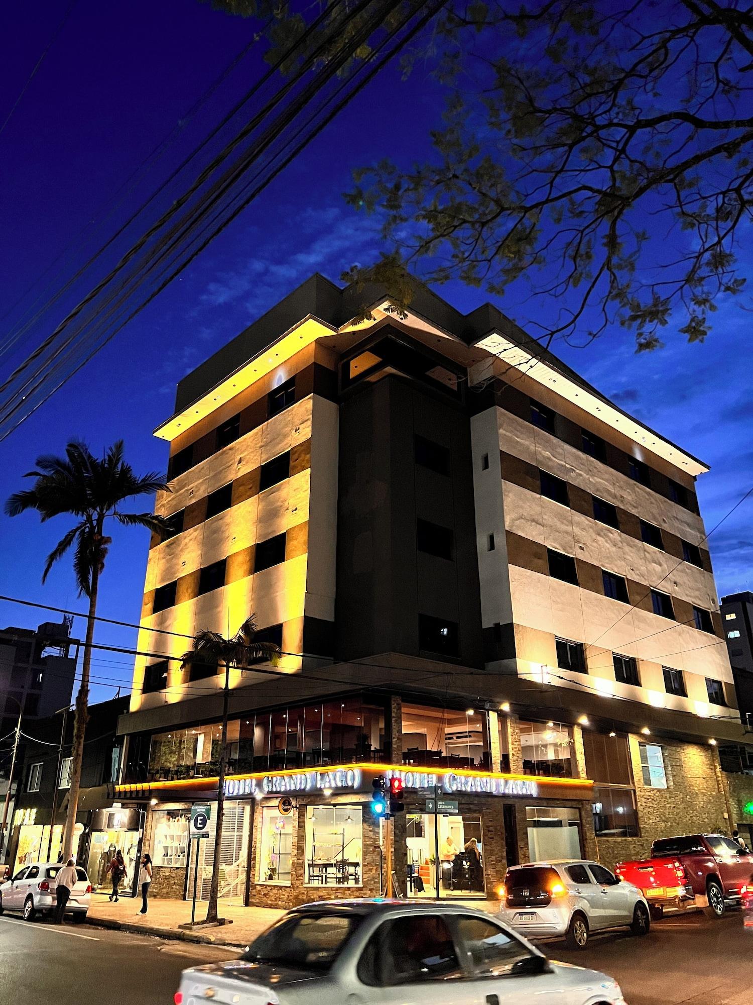 Varios Hotel Grand Lago