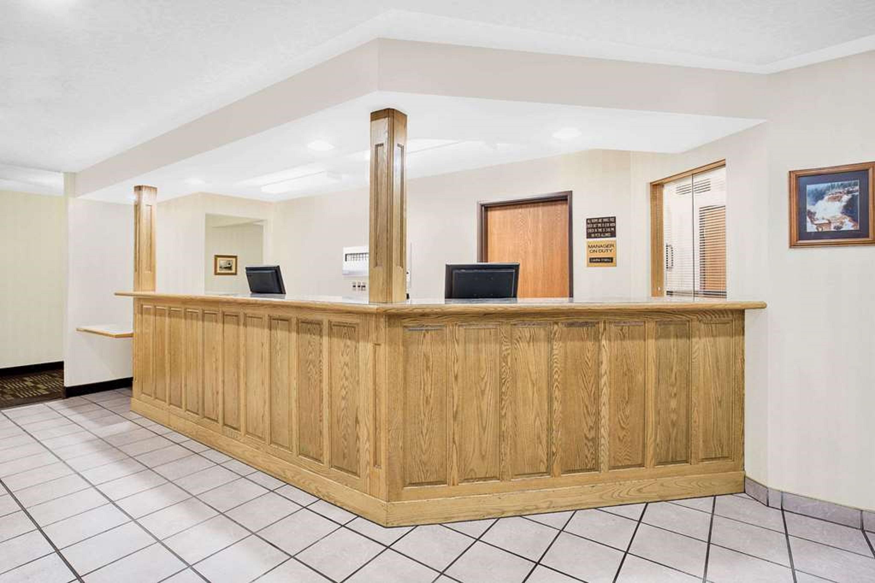 Vista Lobby Ramada by Wyndham Hancock Waterfront