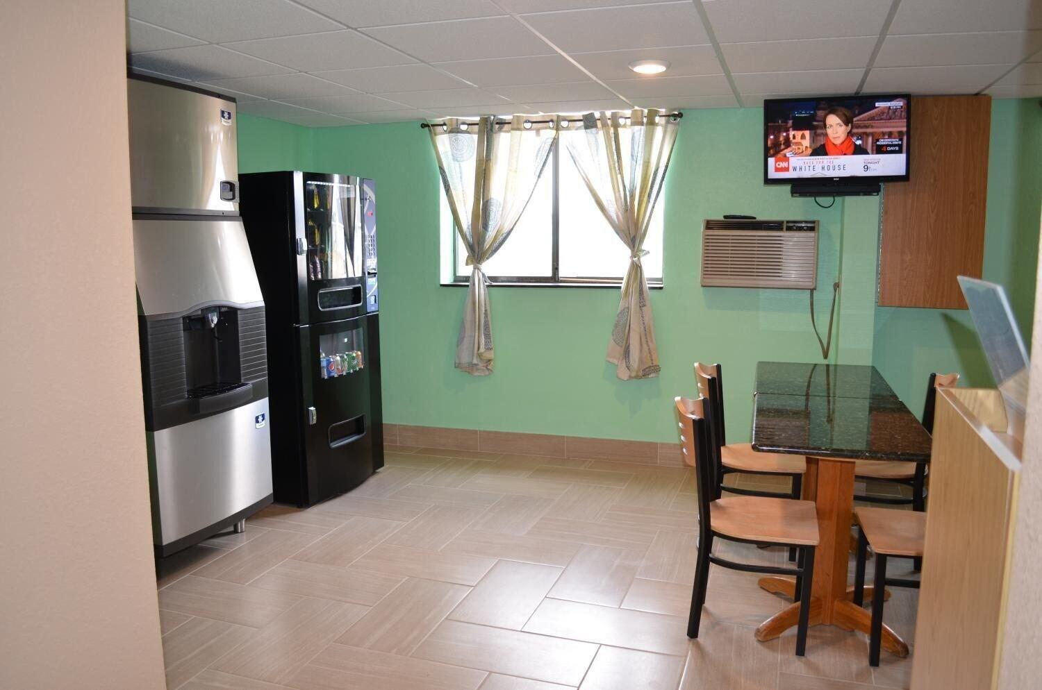 Equipamiento de Habitación Super 8 by Wyndham Devils Lake