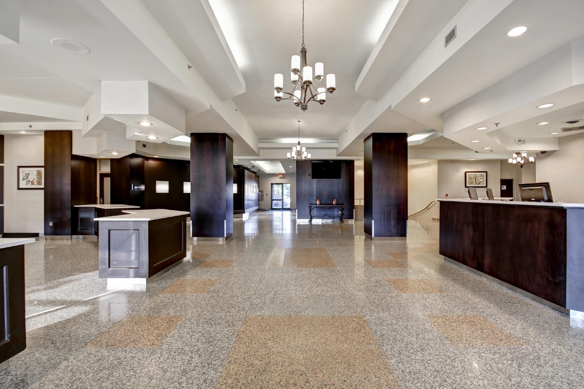 Vista Lobby Holiday Inn & Suites Windsor Ambassador Bridge by IHG
