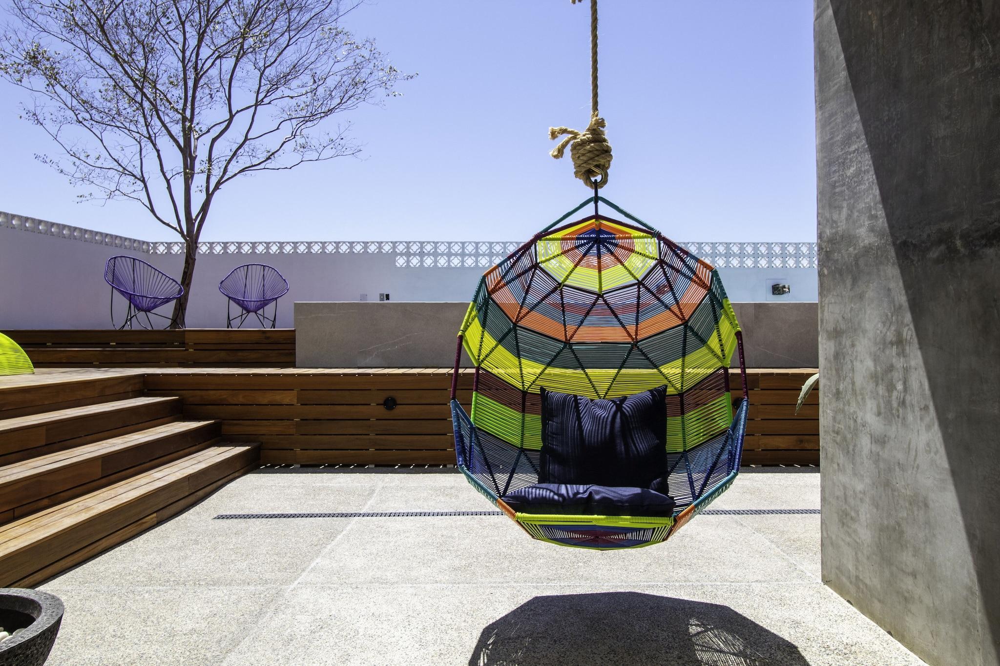 Varios Cuale Condo Retreats