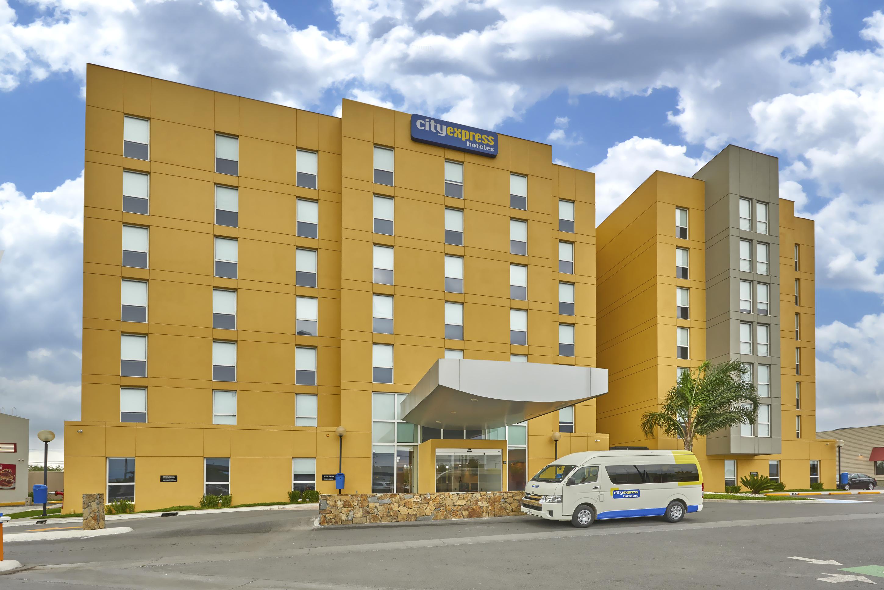 Vista Exterior City Express by Marriott Monterrey Norte