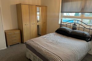 Alquiler Vacacional - Sleeps6-wifi-parking-ideal for Tradesmen-garden