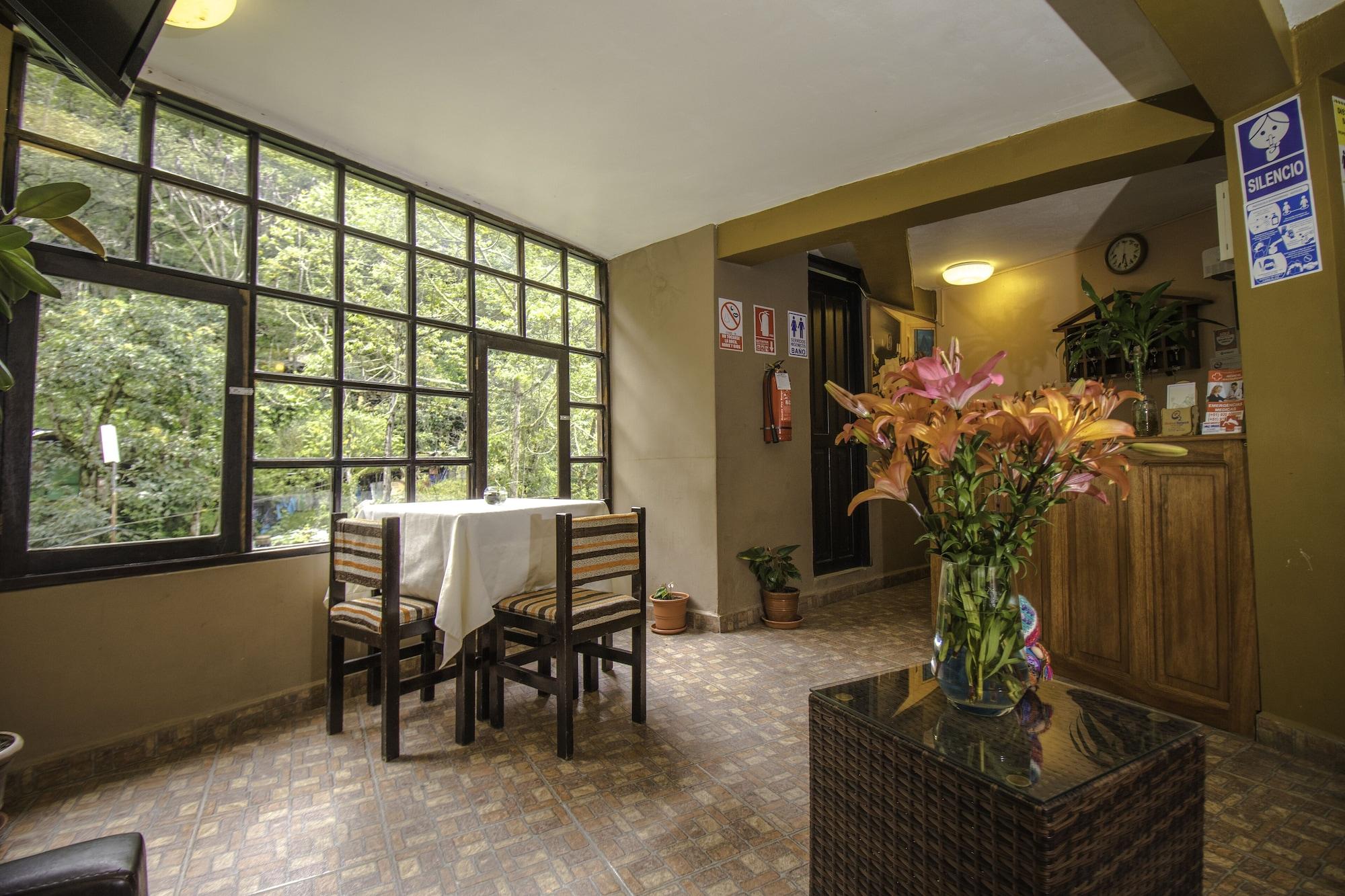 Vista Lobby Hostal Samananchis