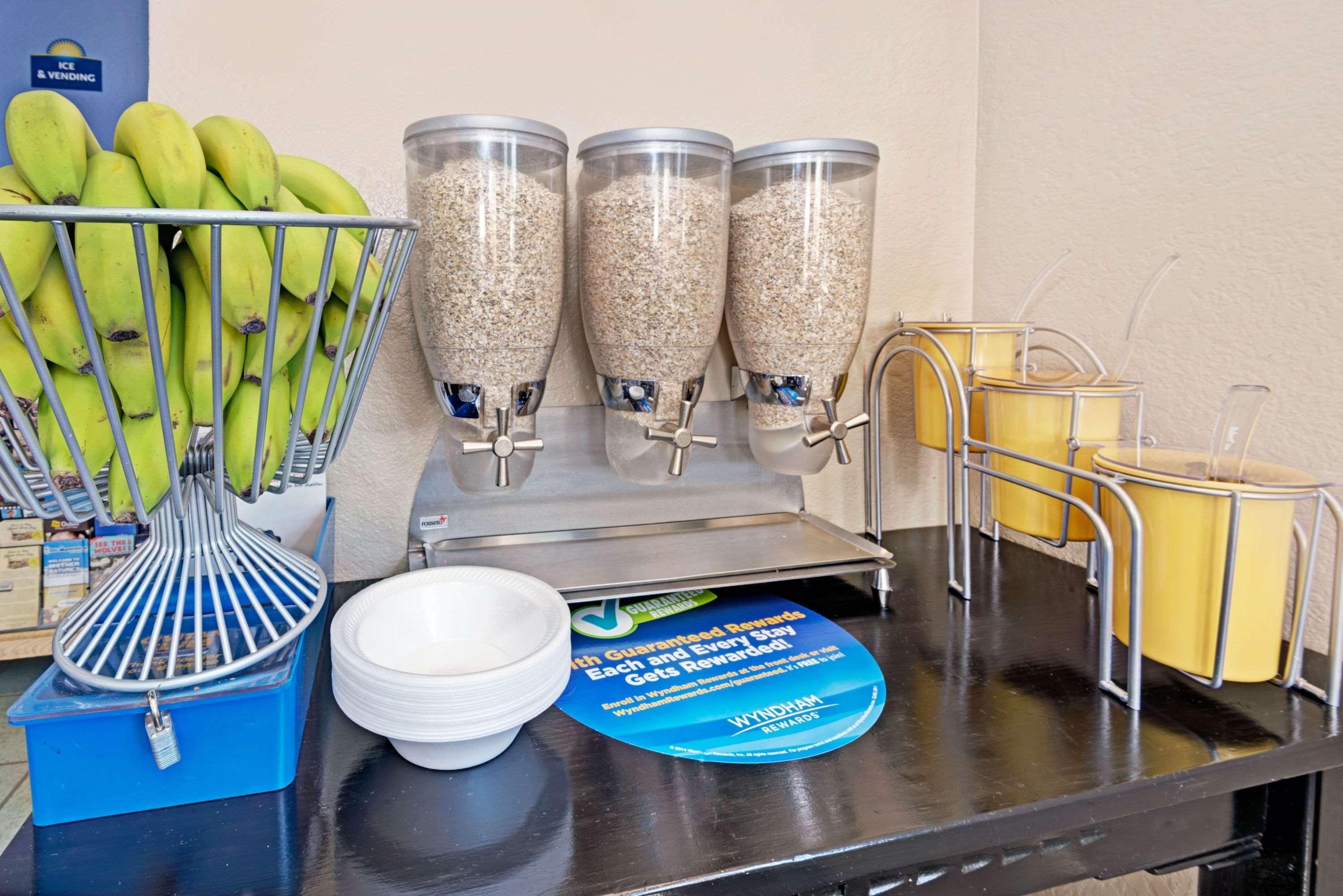 Restaurant Days Inn by Wyndham Espanola