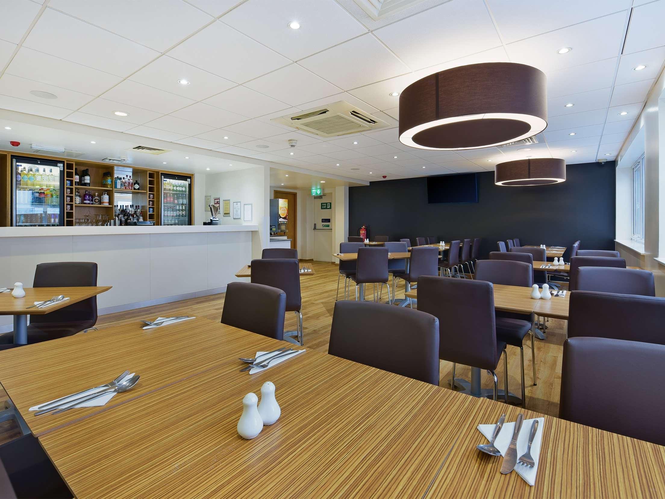 Restaurant Travelodge Caterham Whyteleafe