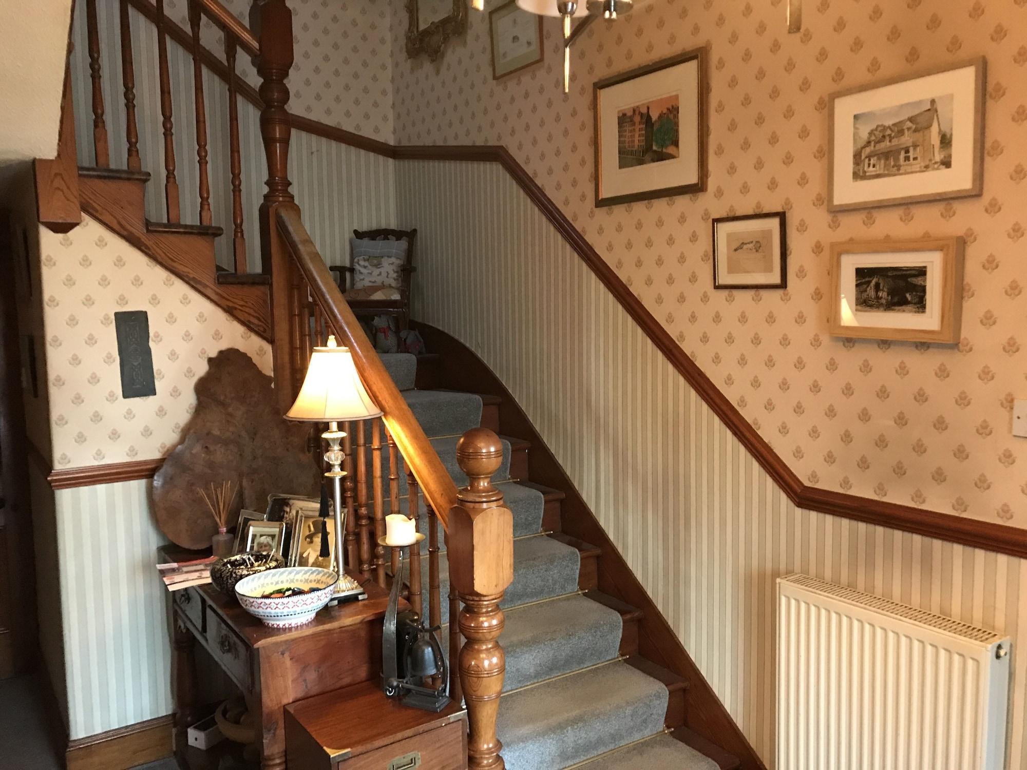 Varios Tullochard Guest house