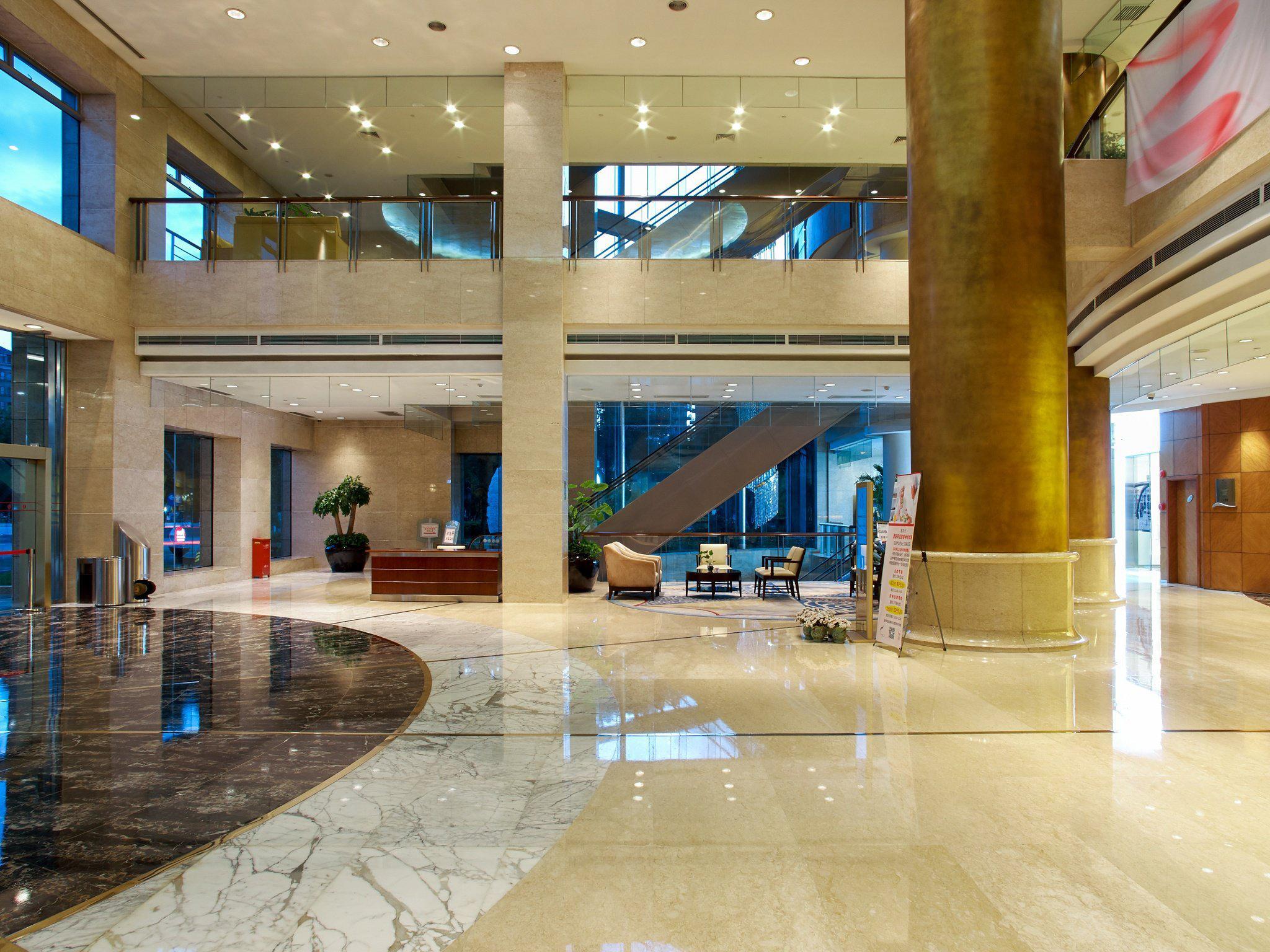 Vista Lobby Ramada Plaza Pudong Shanghai