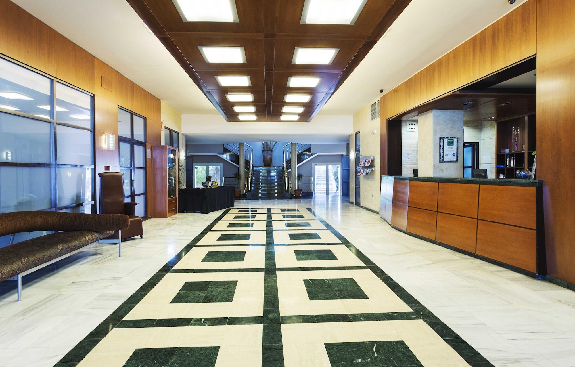 Vista Lobby Exe Las Adelfas Hotel