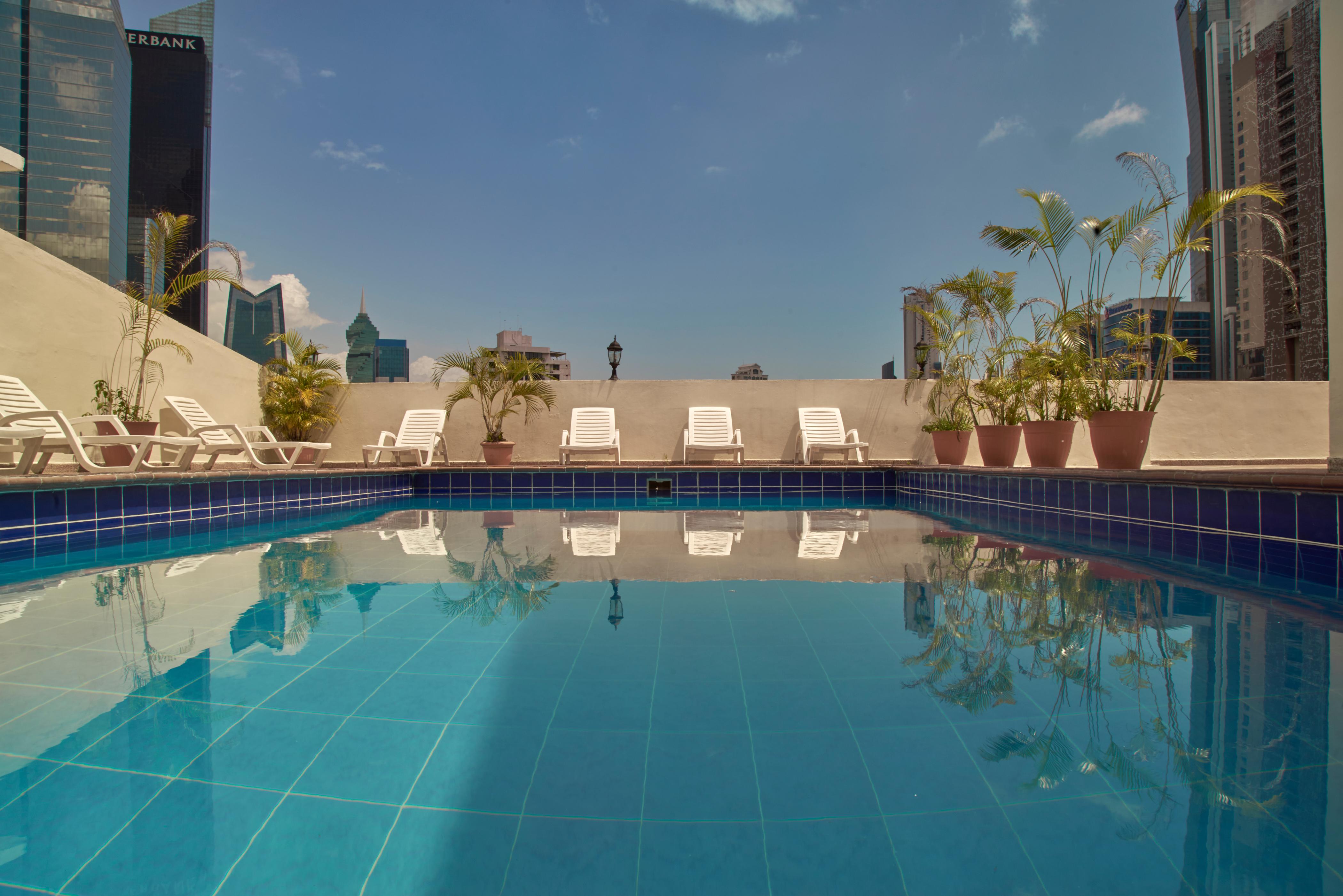 Vista Piscina Hotel Terranova