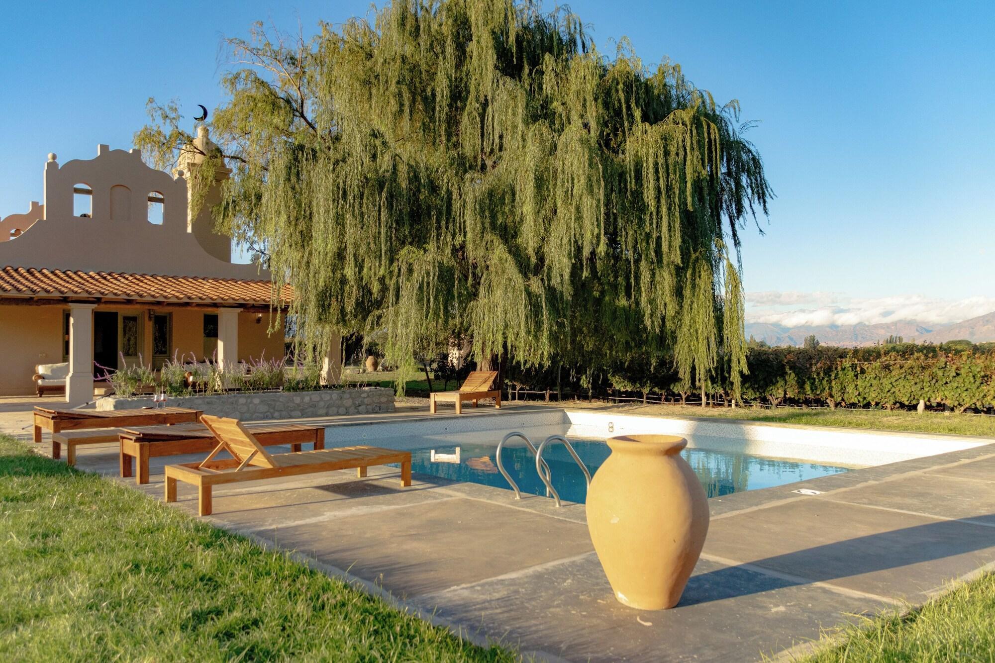 Instalaciones Recreativas El Porvenir Wine Lodge
