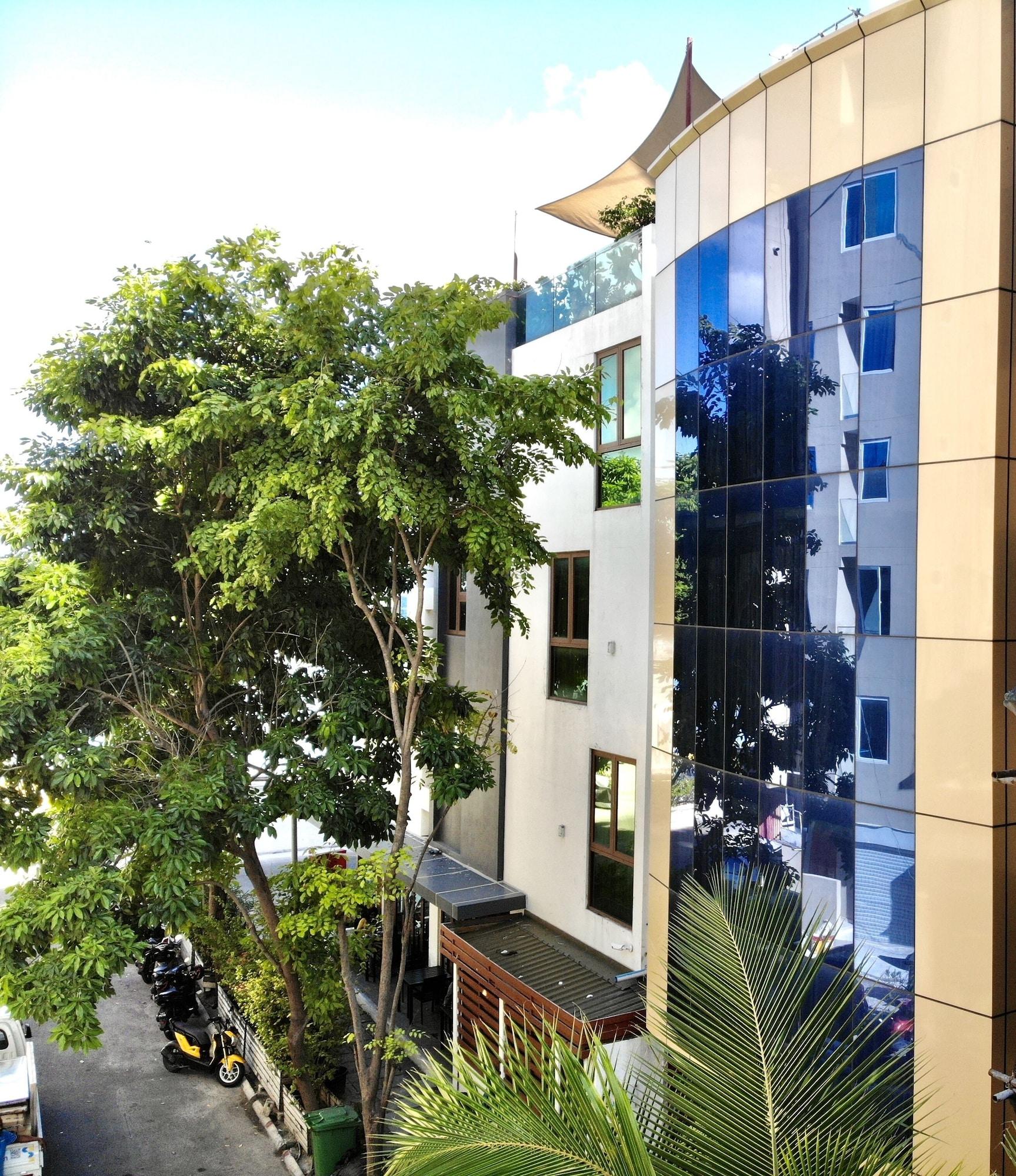 Vista Exterior Turquoise Residence by UI