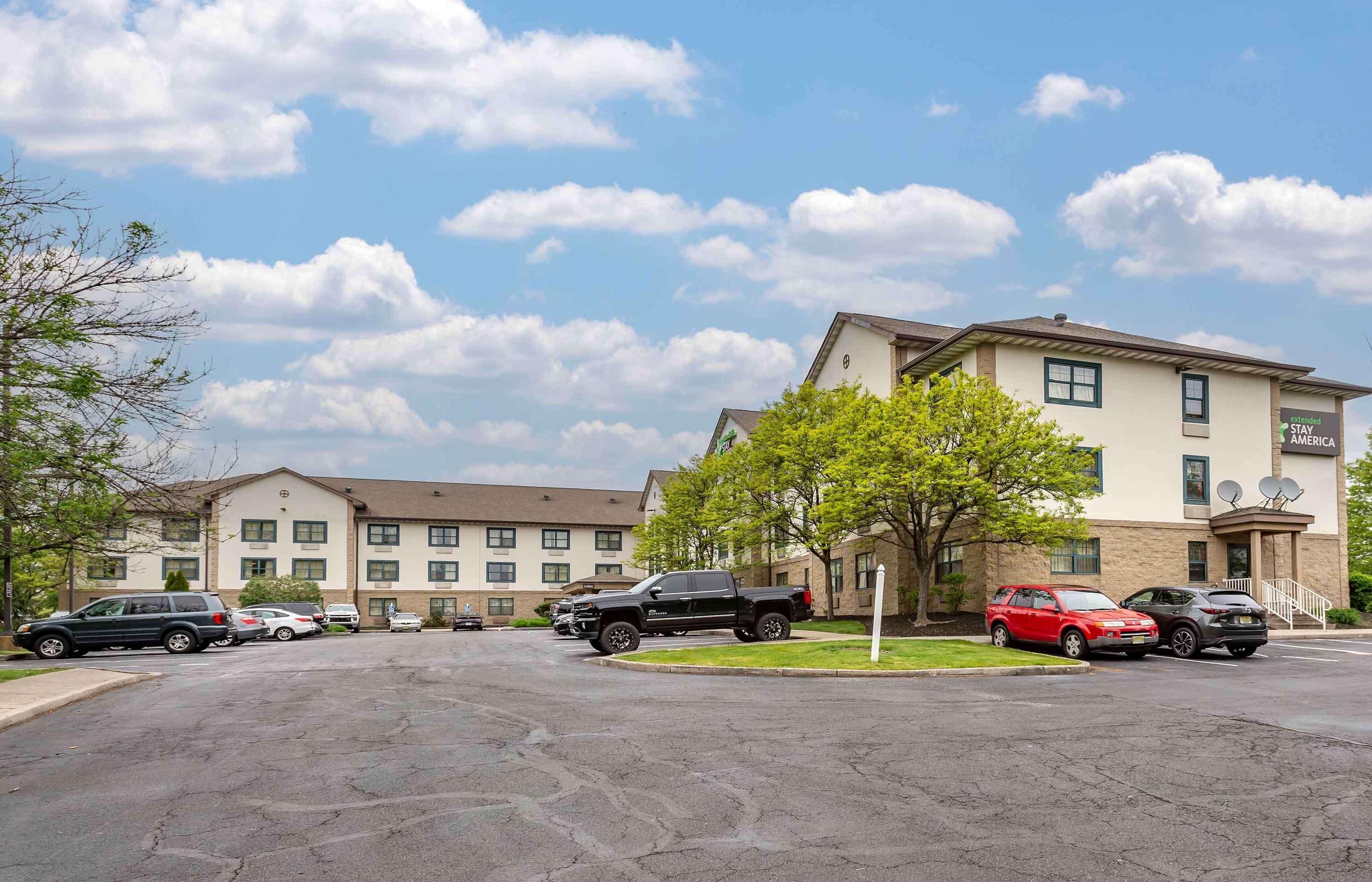 Vista Exterior Extended Stay America Suites Edison Raritan Center