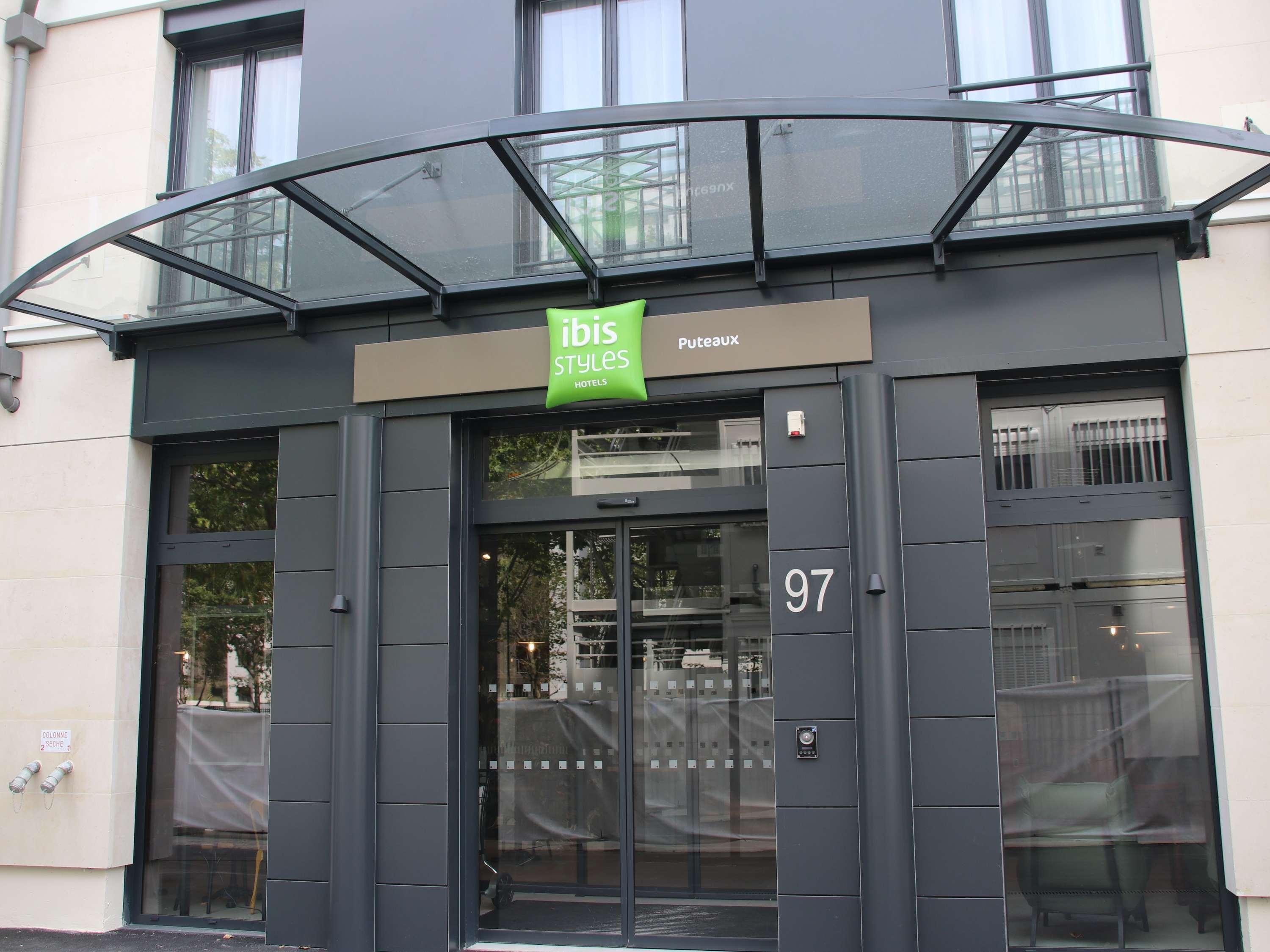 Vista Exterior Ibis Styles Puteaux Paris La Defense