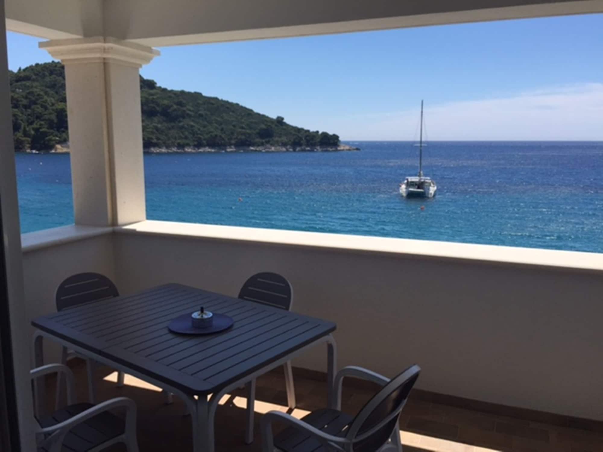 Playa Boutique Pine Tree apartments