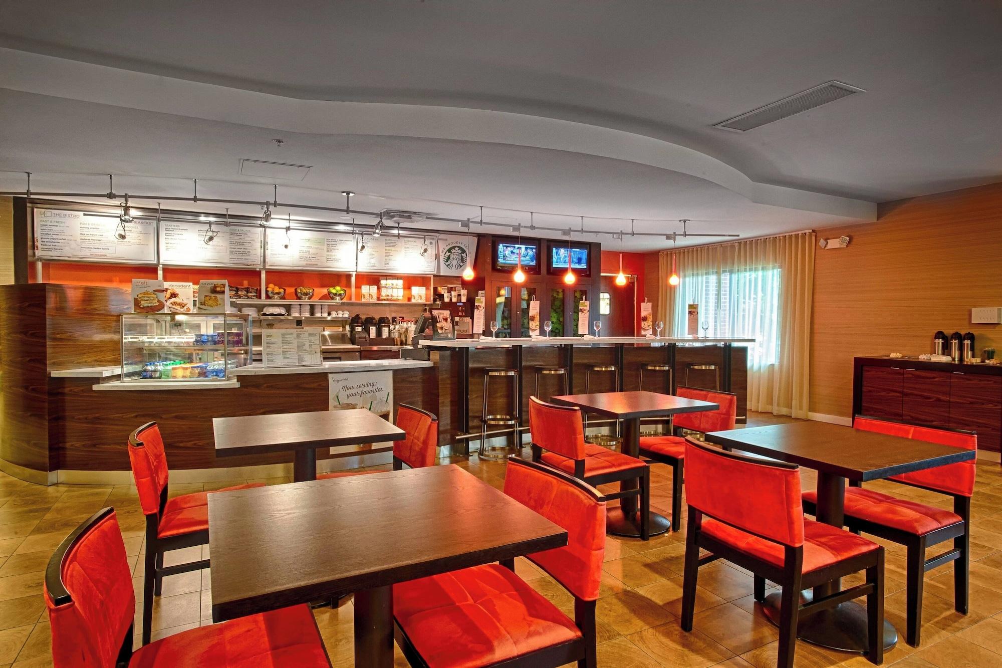 Restaurant Courtyard by Marriott Wall at Monmouth Shores Corporate Park