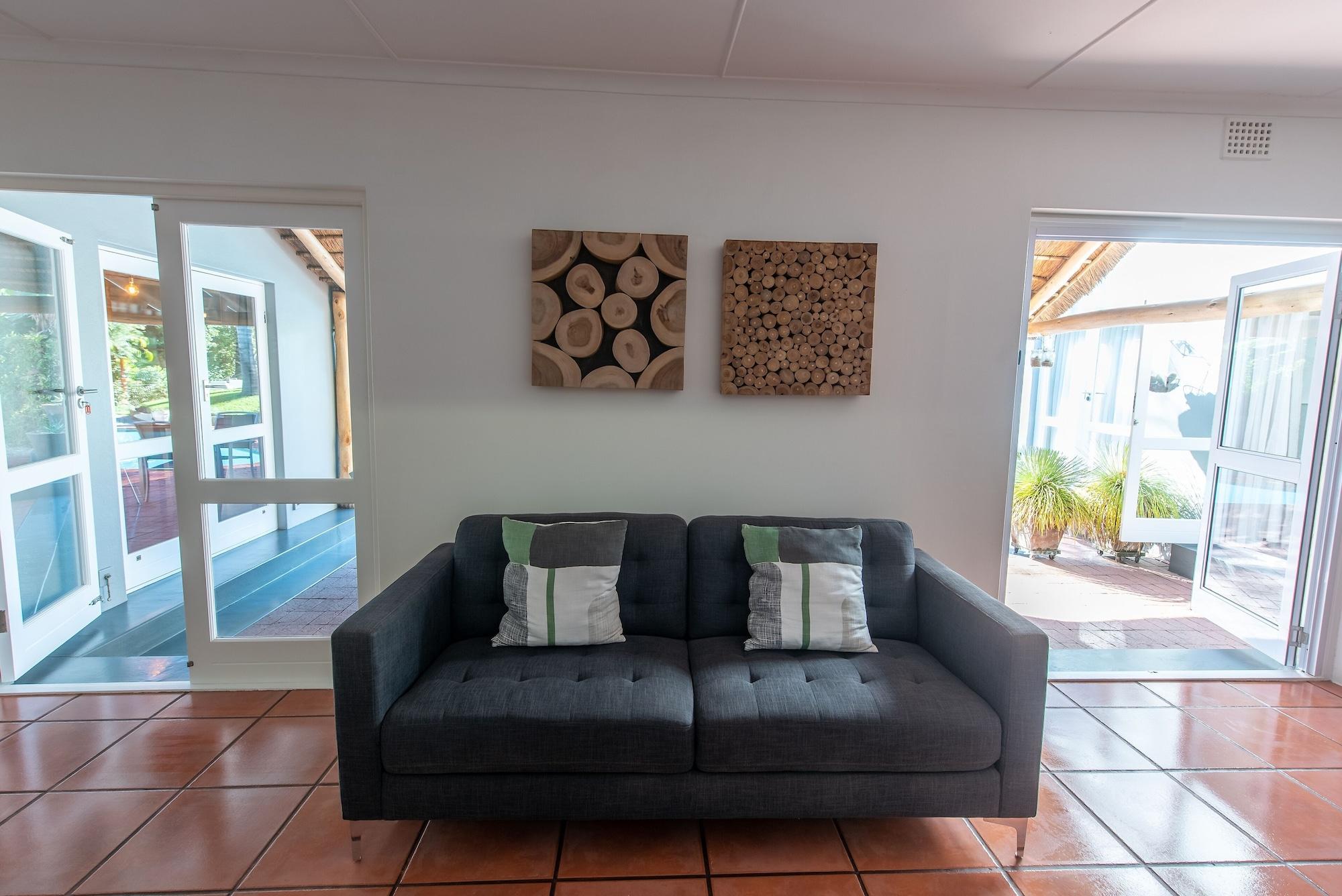 Vista Lobby Ballinderry - The Robertson Guest House