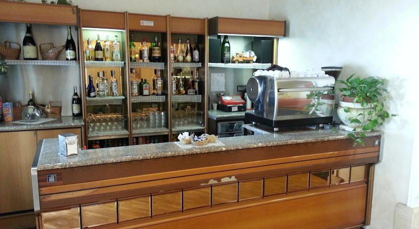 Bar/Salón Hotel Villa Aricia