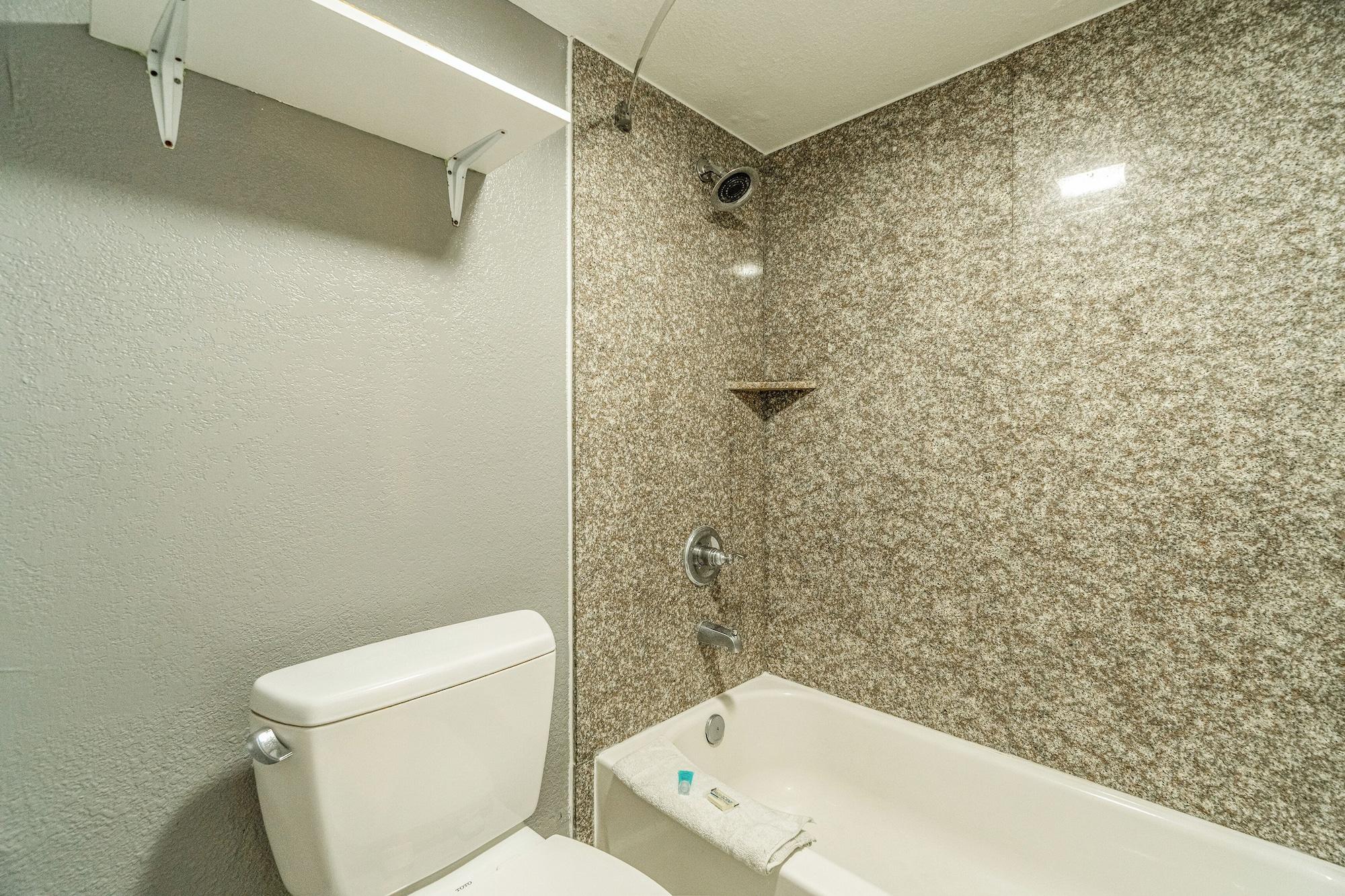 Equipamiento de Habitación Economy Inn Livingston By OYO TX US 59