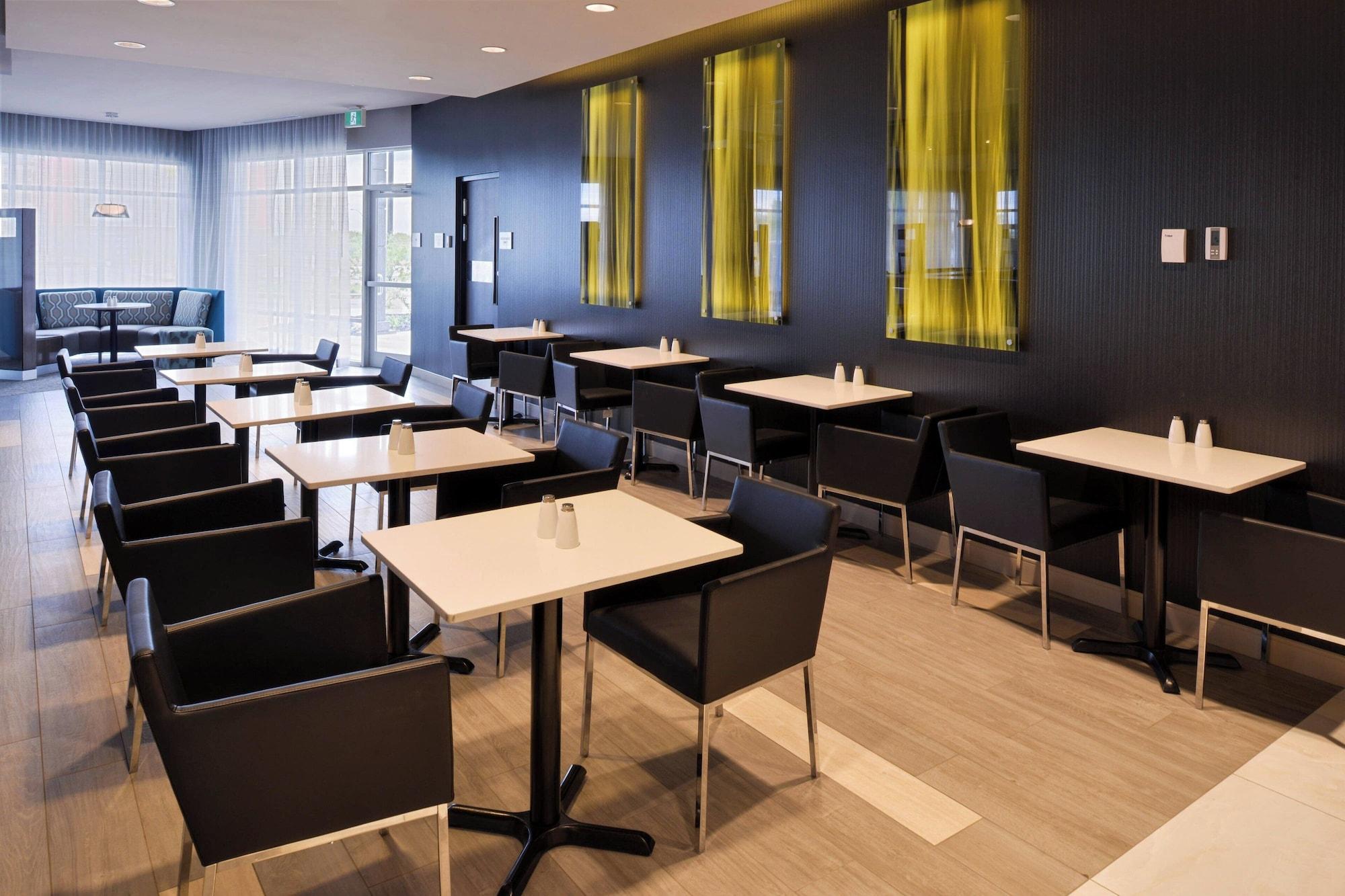 Restaurant Courtyard by Marriott Saskatoon Airport