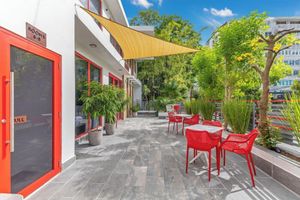 Alojamiento - Red Door Inn