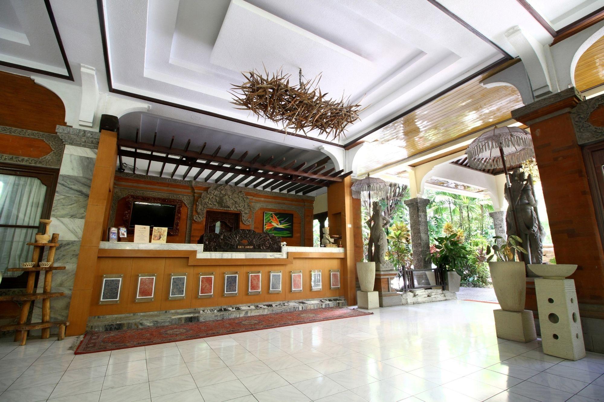 Vista Lobby Diwangkara Beach Hotel and Resort