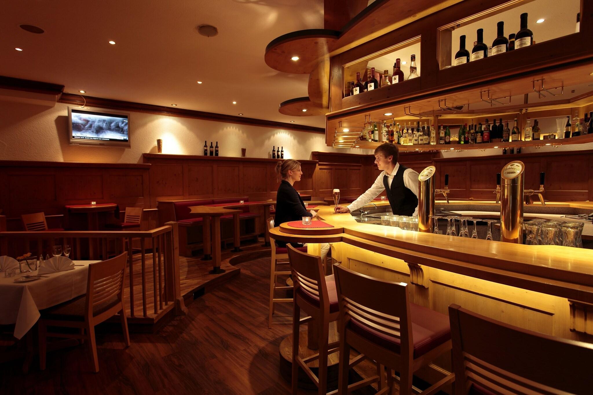 Bar/Salón H+ Hotel Wiesbaden Niedernhausen