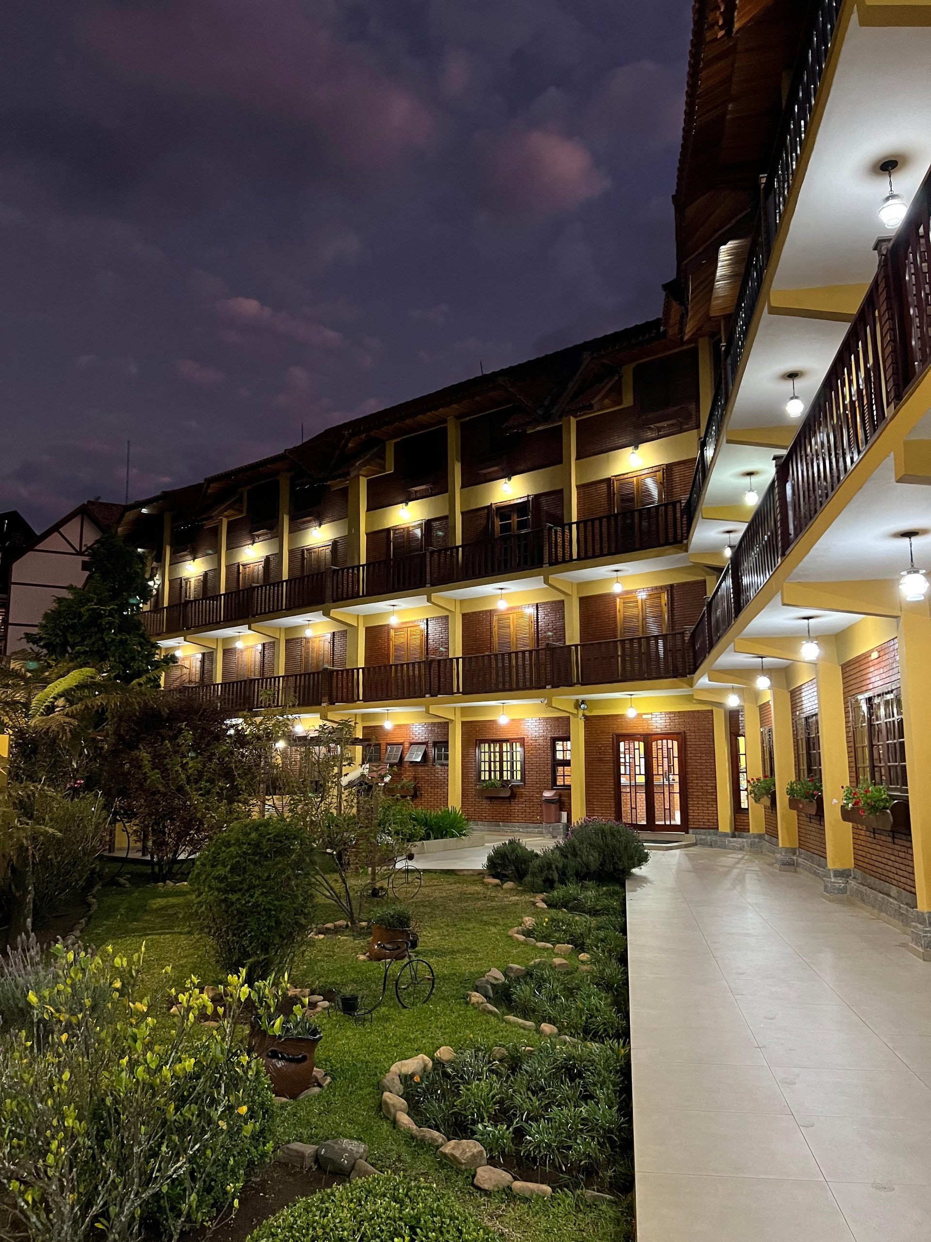 Vista Exterior Garnier Hotel