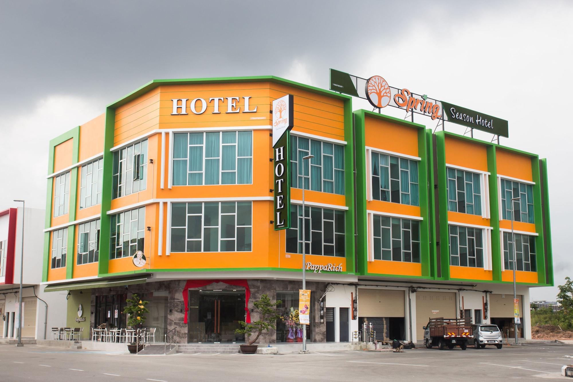 Varios Spring Season Hotel