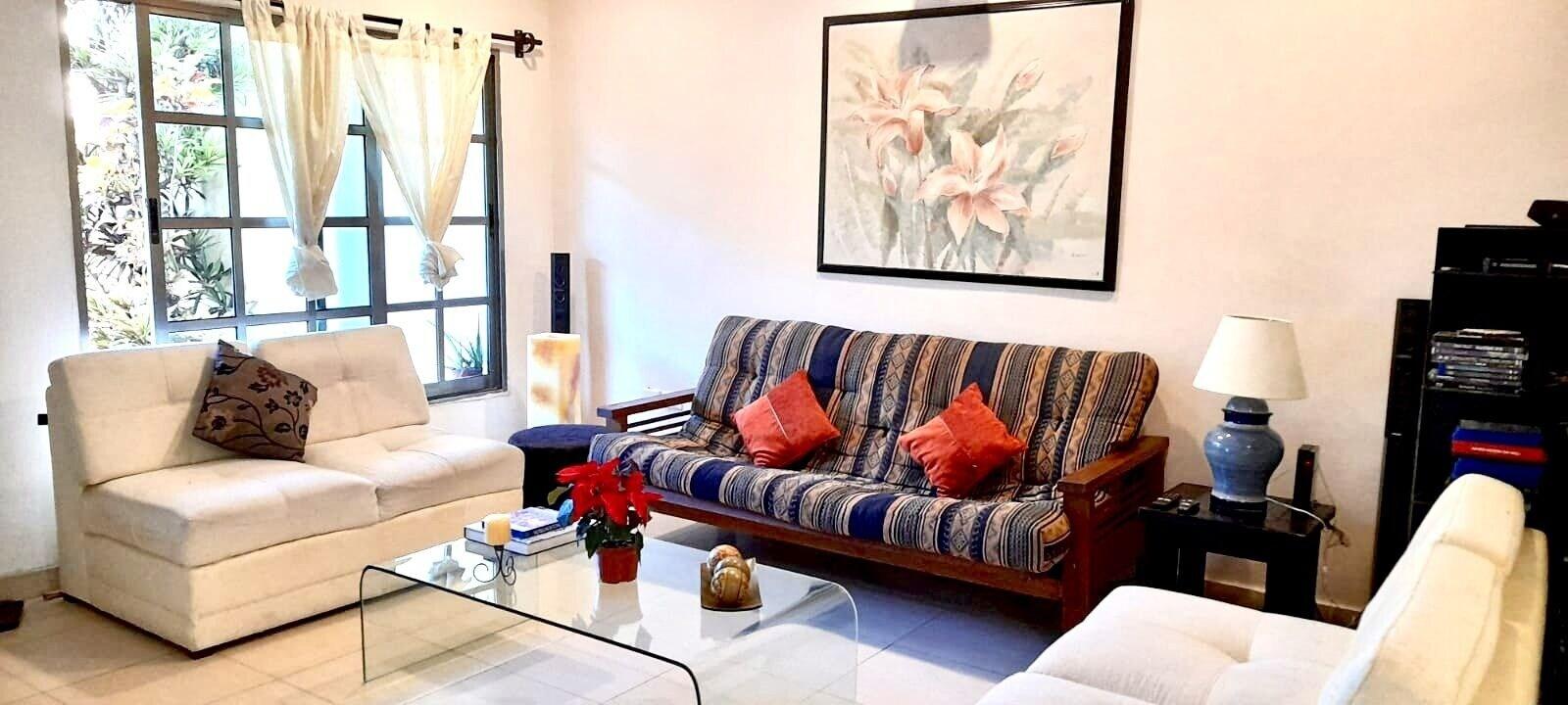 Vista Lobby La Maison Bleue