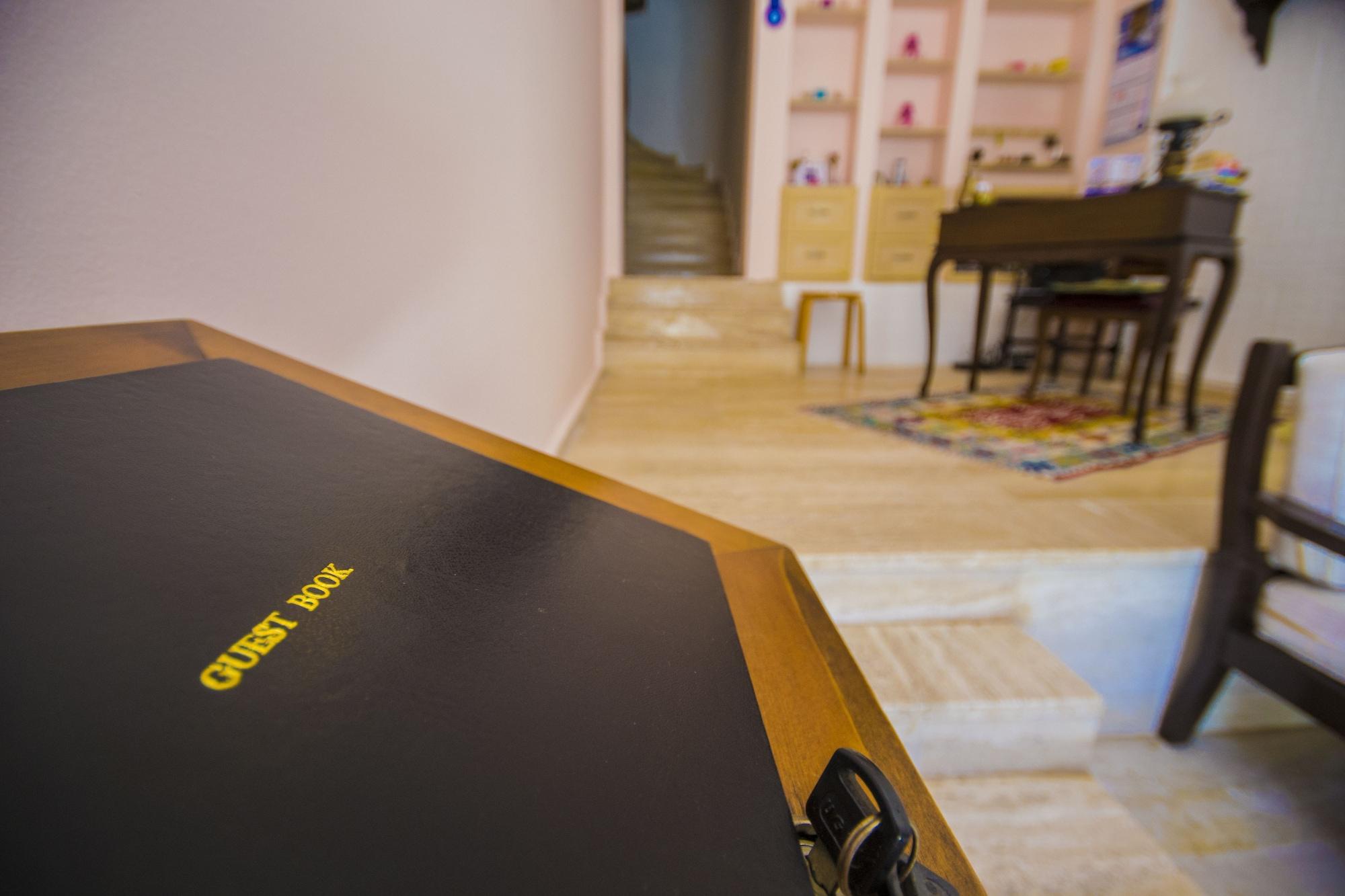 Vista Lobby Kleo Pension