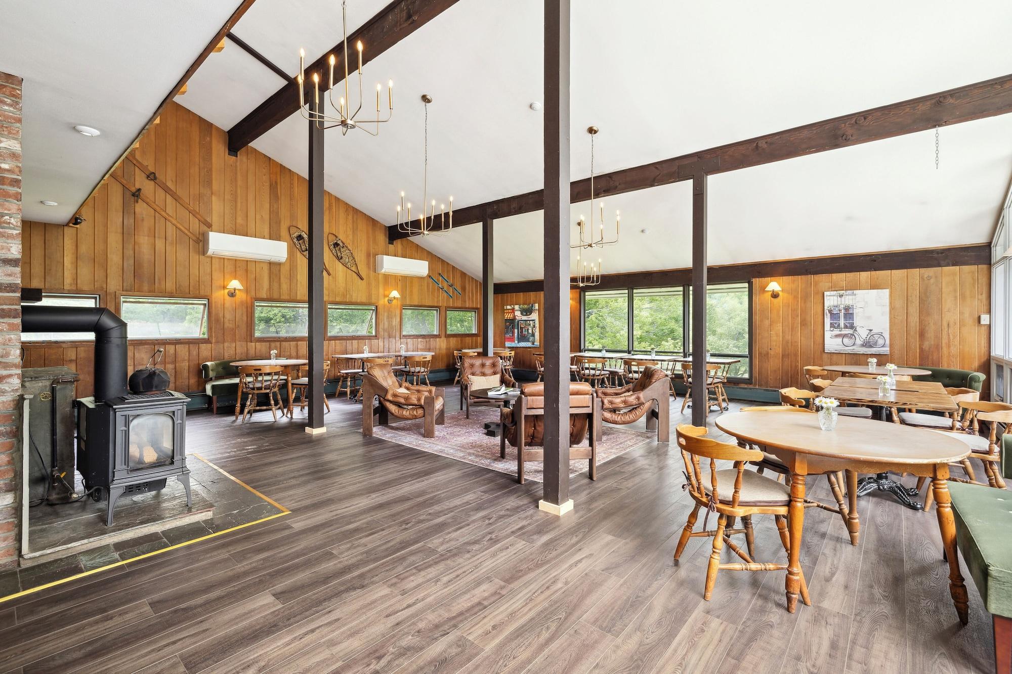 Bar/Salón Mountaineer Inn