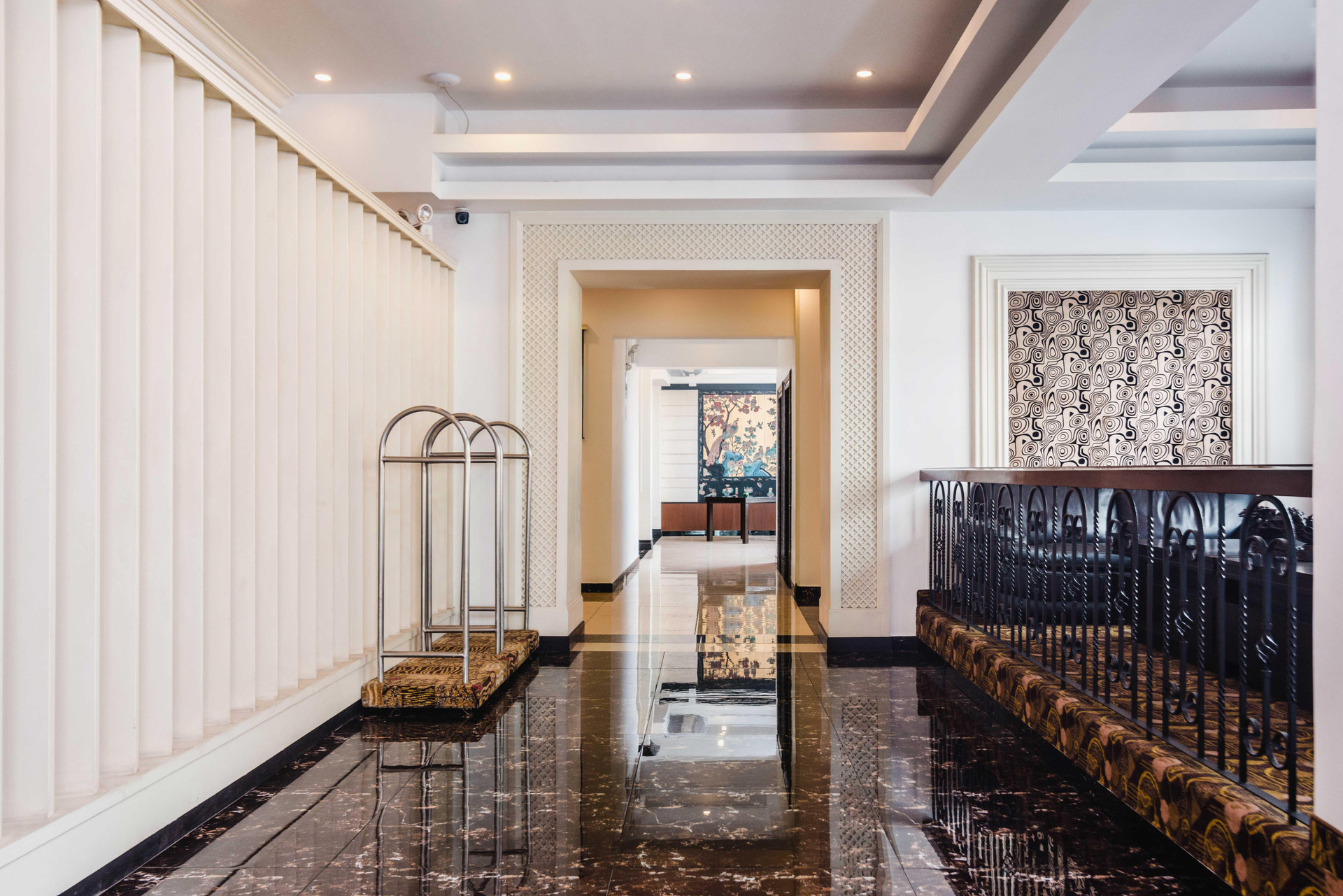 Vista Lobby Nobility Grand Hotel