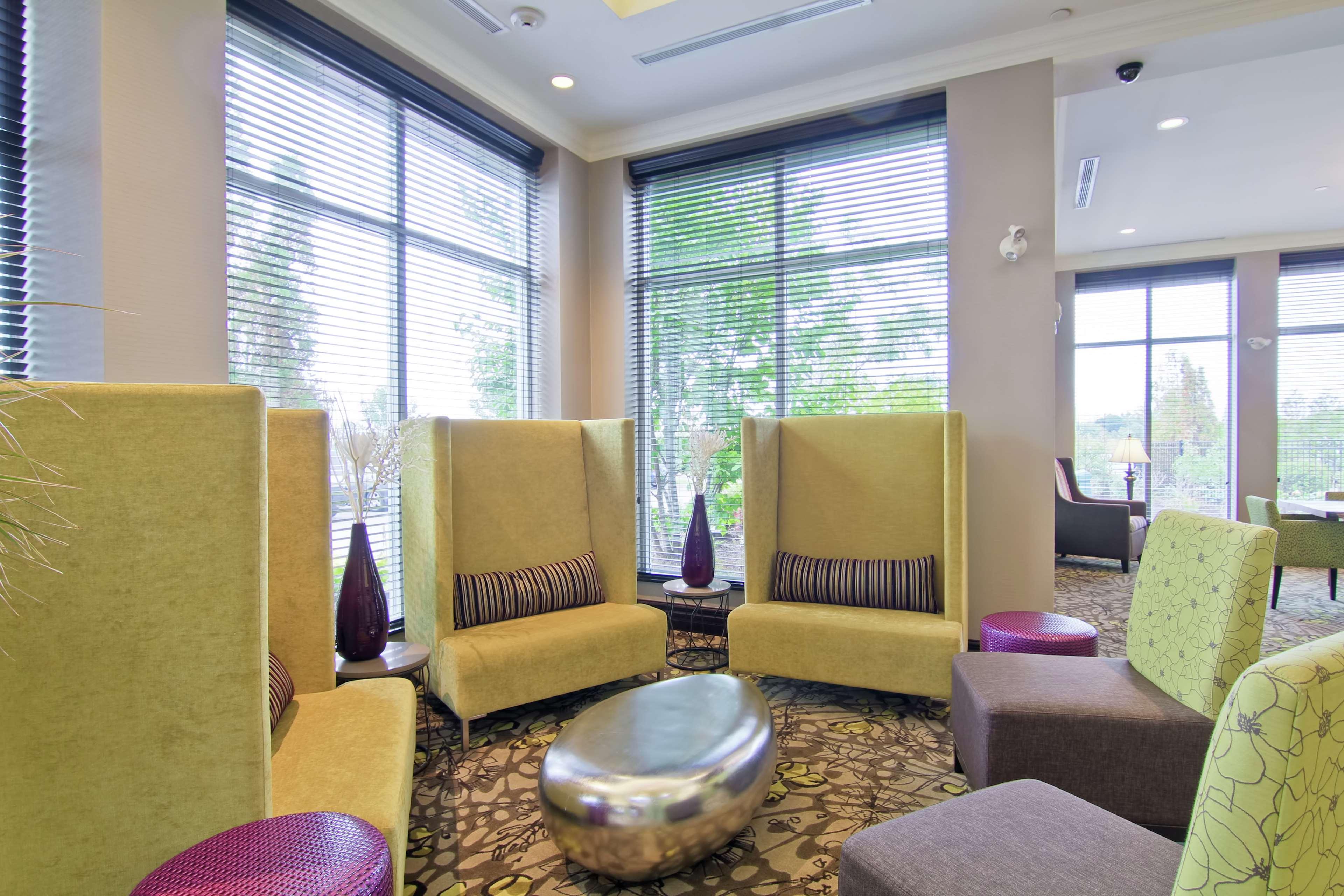 Vista Lobby Hilton Garden Inn Toronto/Ajax