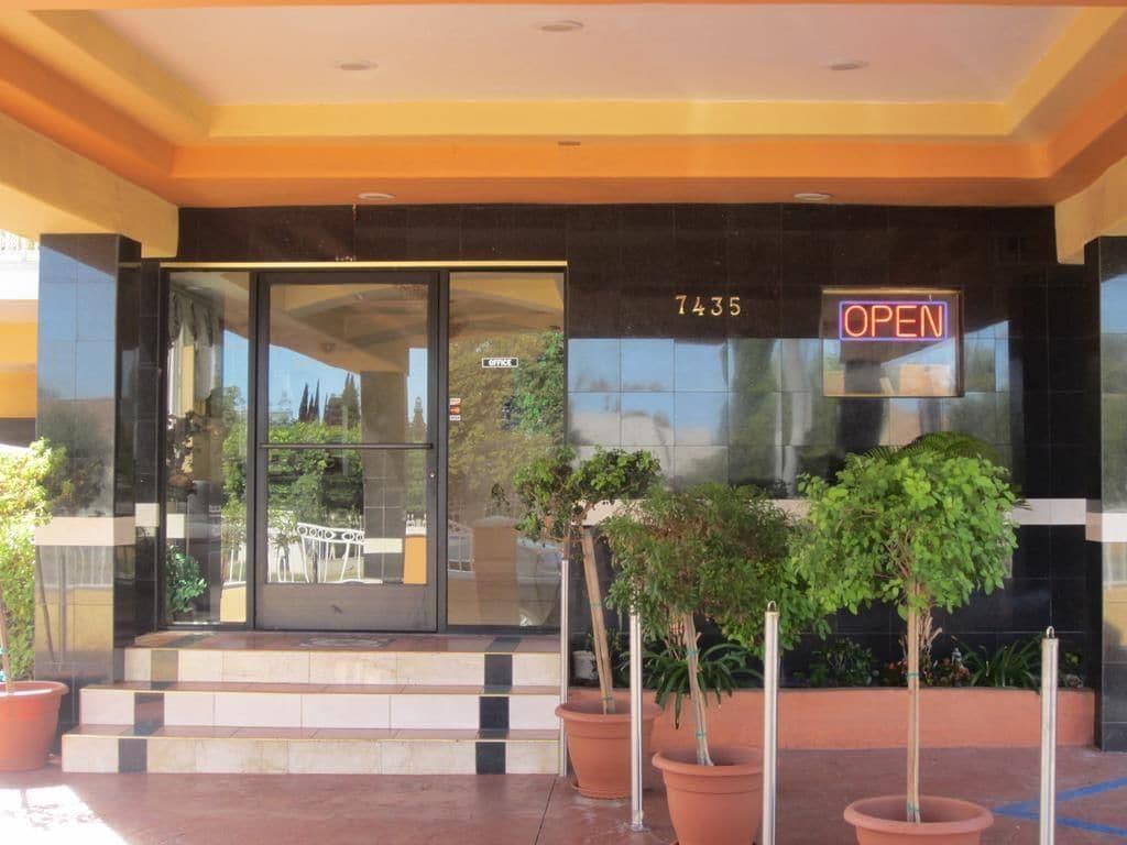 Vista Exterior Starlight Inn Canoga Park