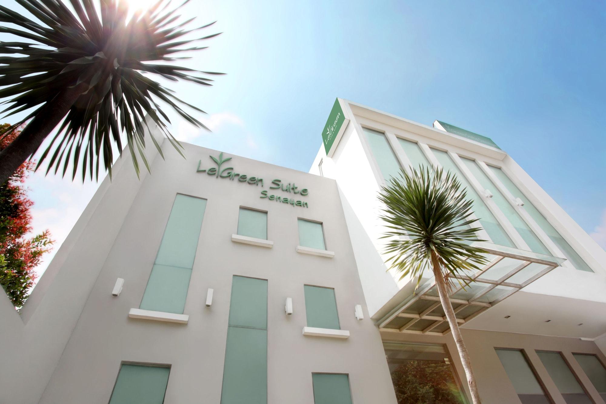 Vista Exterior LeGreen Suite Senayan