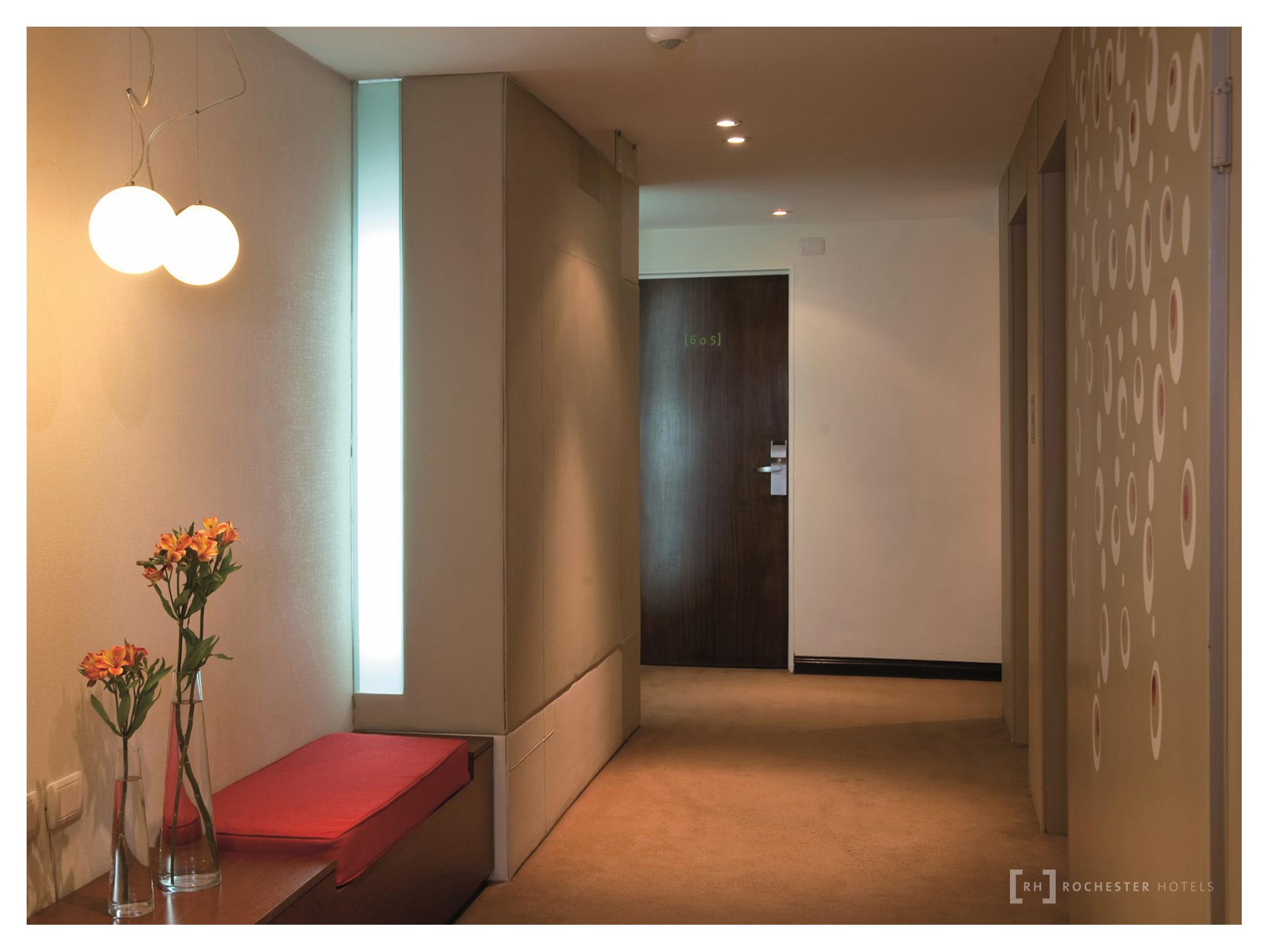 Varios Rochester Concept Hotel