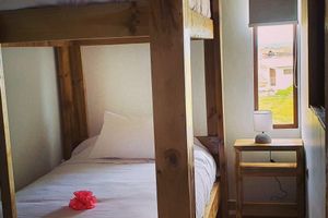 Alquiler Vacacional - Tupuna Lodge está en un barrio residencial tranquilo , tenemos aparcamiento grat